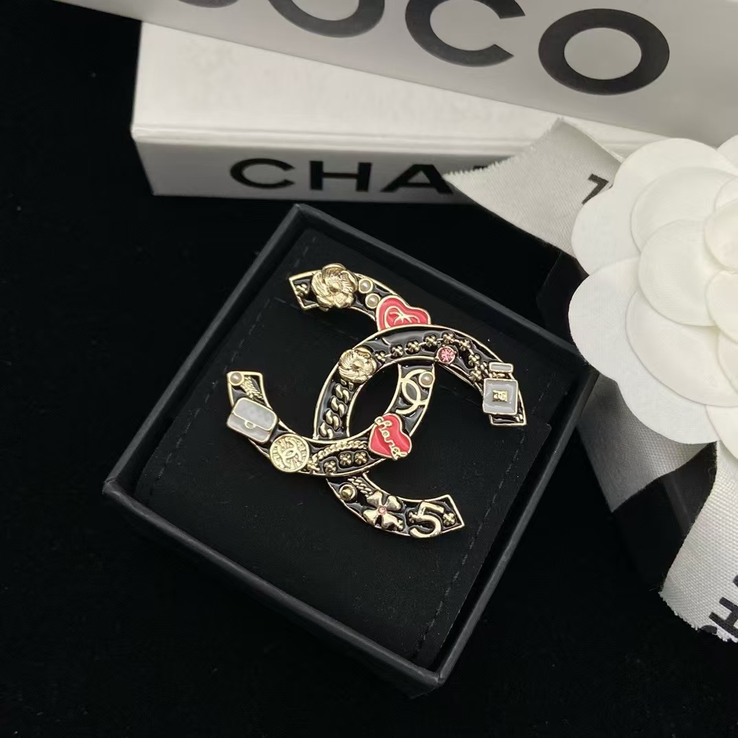 CHANE1 ブラックエナメルブローチ【50％割引+送料無料】