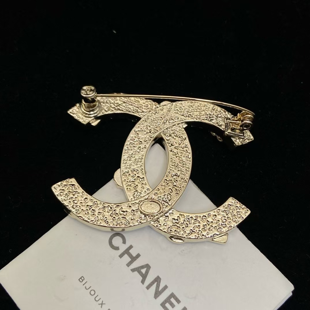 CHANE1 ブラックエナメルブローチ【50％割引+送料無料】