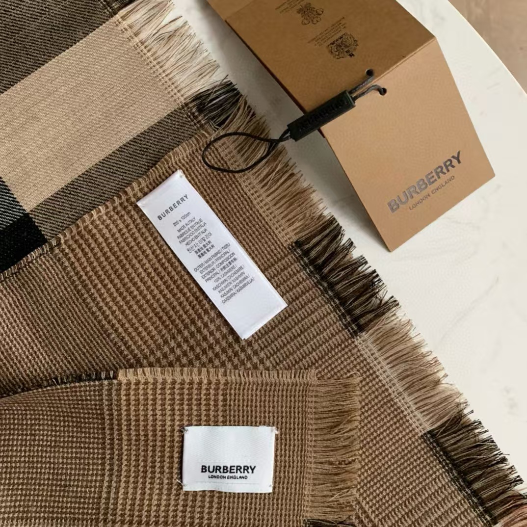 BUR8ERRY チェック柄カシミヤ大判ショール【50％割引+送料無料】