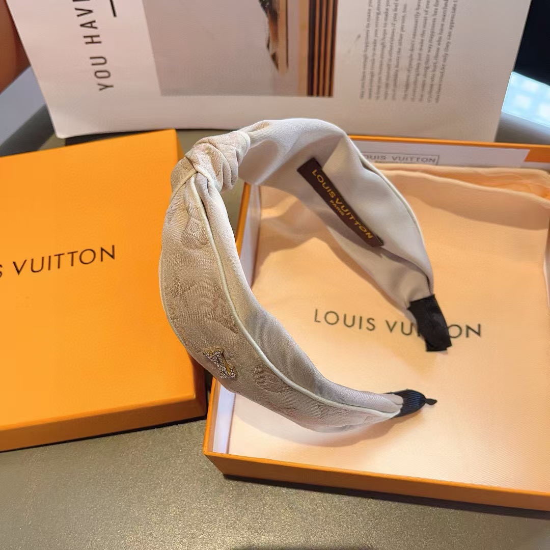 LV 四つ葉のクローバー カチューシャ【50％割引+送料無料】