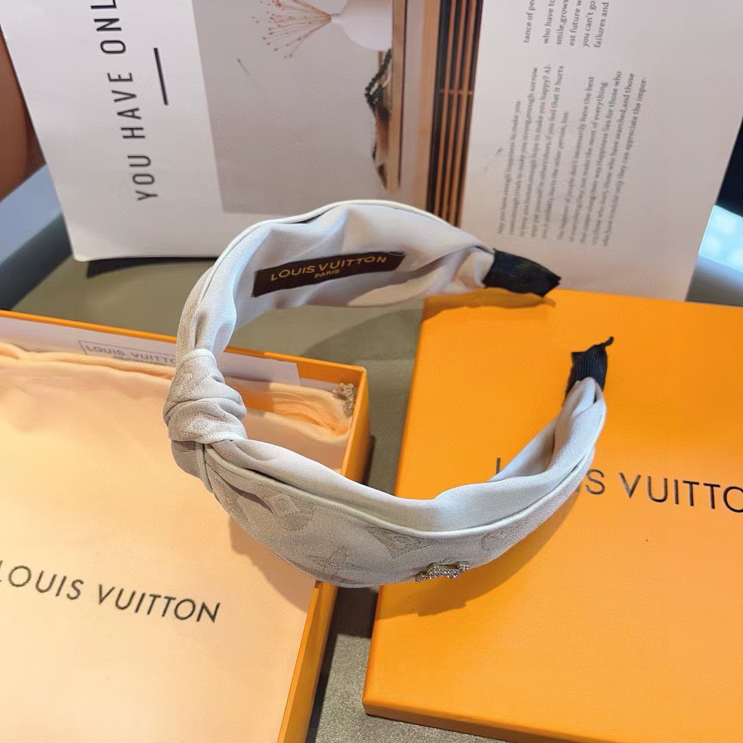 LV 四つ葉のクローバー カチューシャ【50％割引+送料無料】