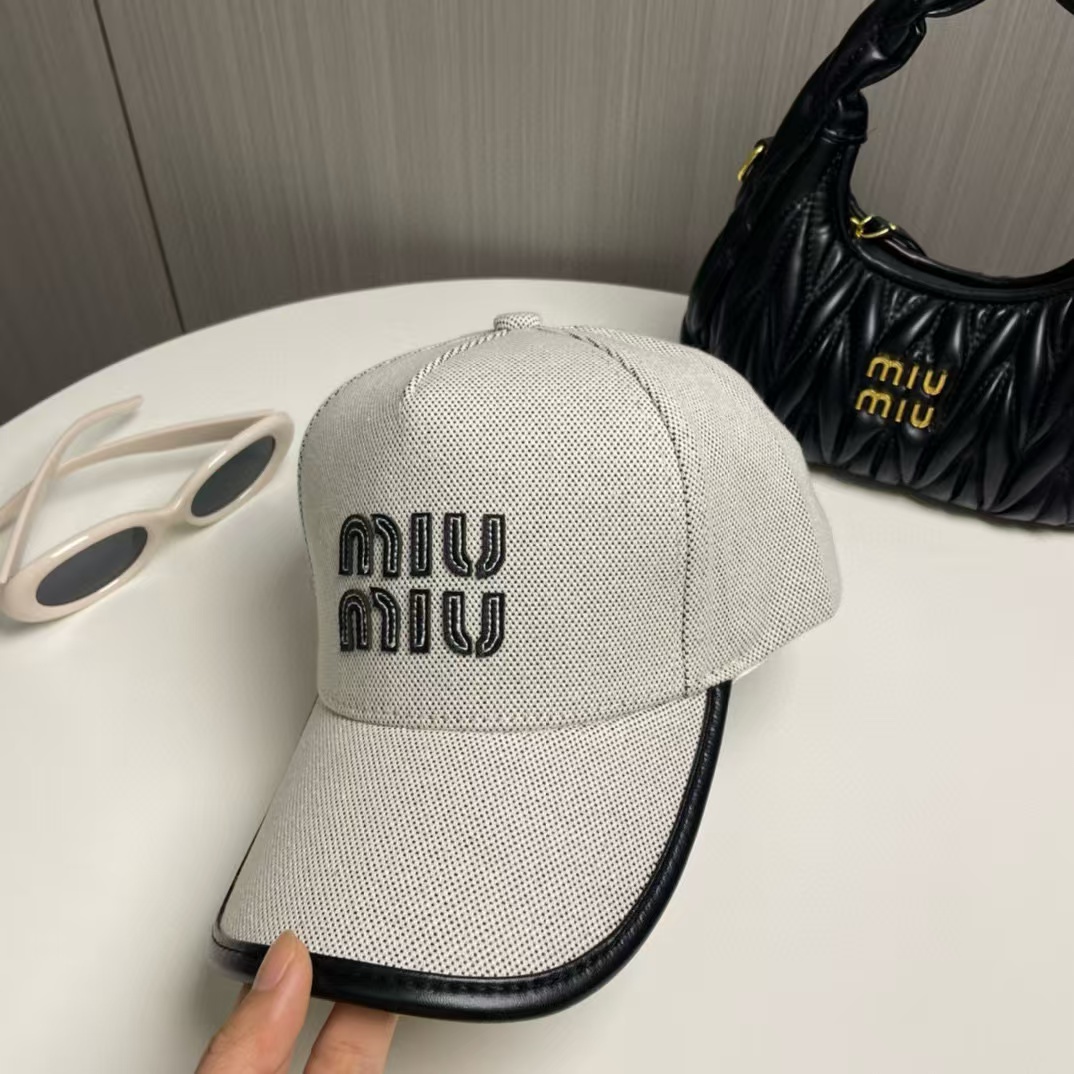 M1UM1U レターベースボールキャップ【50％割引+送料無料】