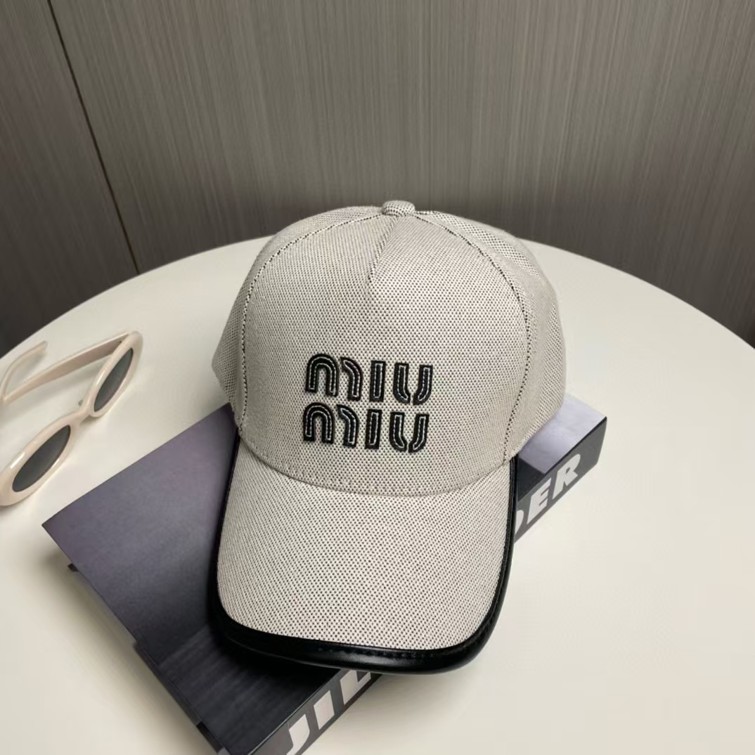 M1UM1U レターベースボールキャップ【50％割引+送料無料】