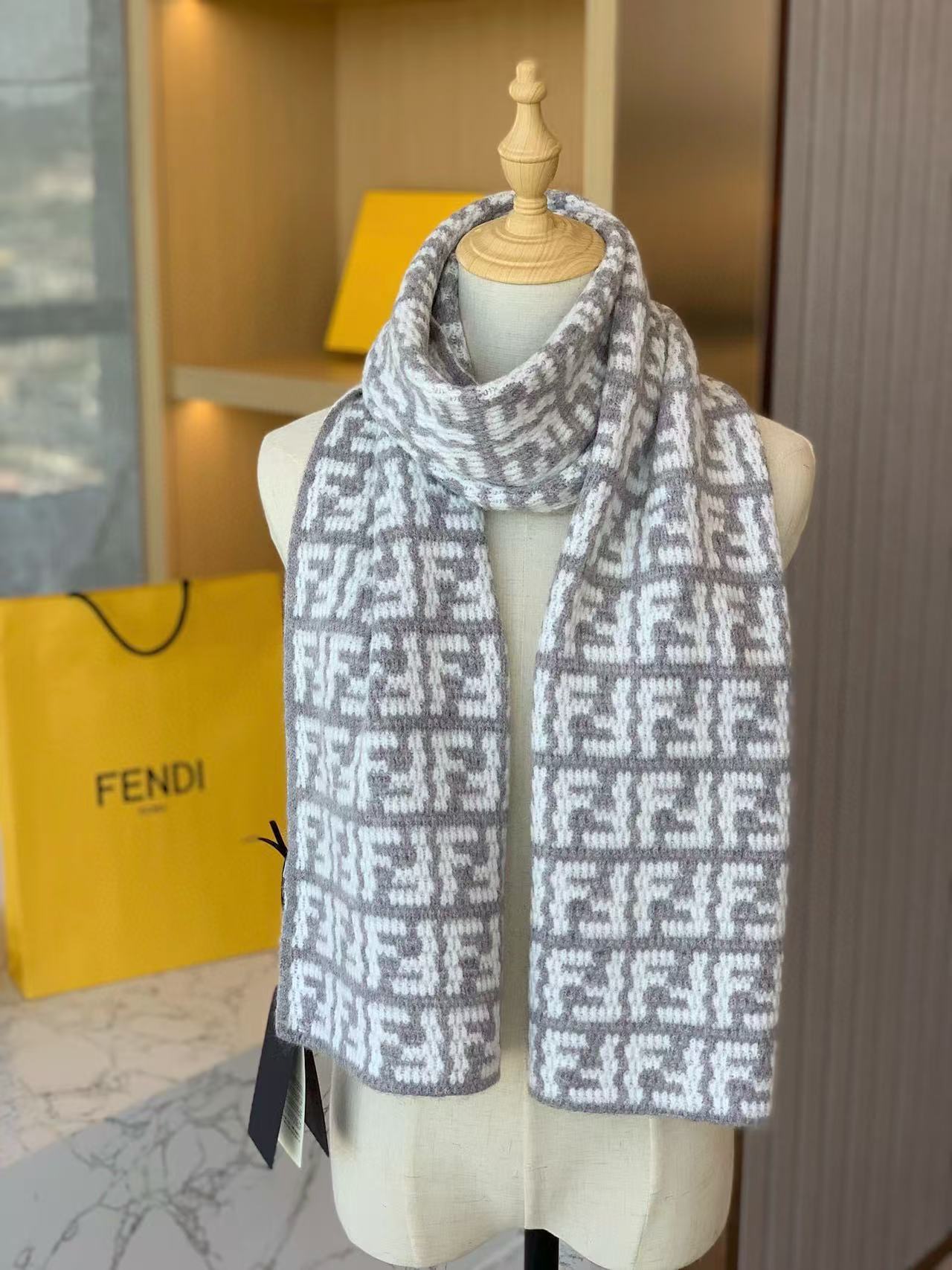 FEND1 FF カシミアスカーフ【50％割引+送料無料】