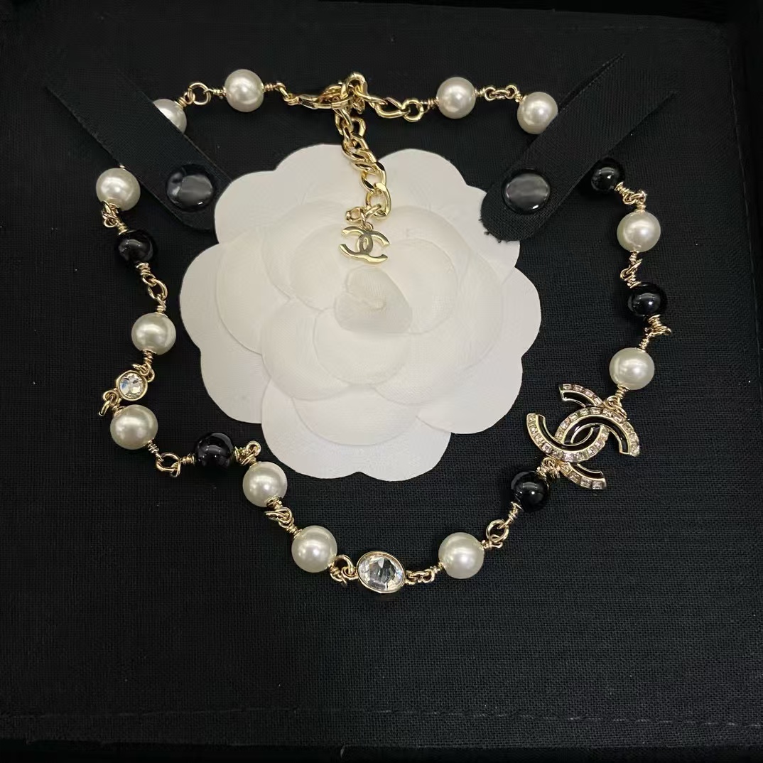 CHANE1 エナメルラインストーンダブルCパールネックレス【50％割引+送料無料】