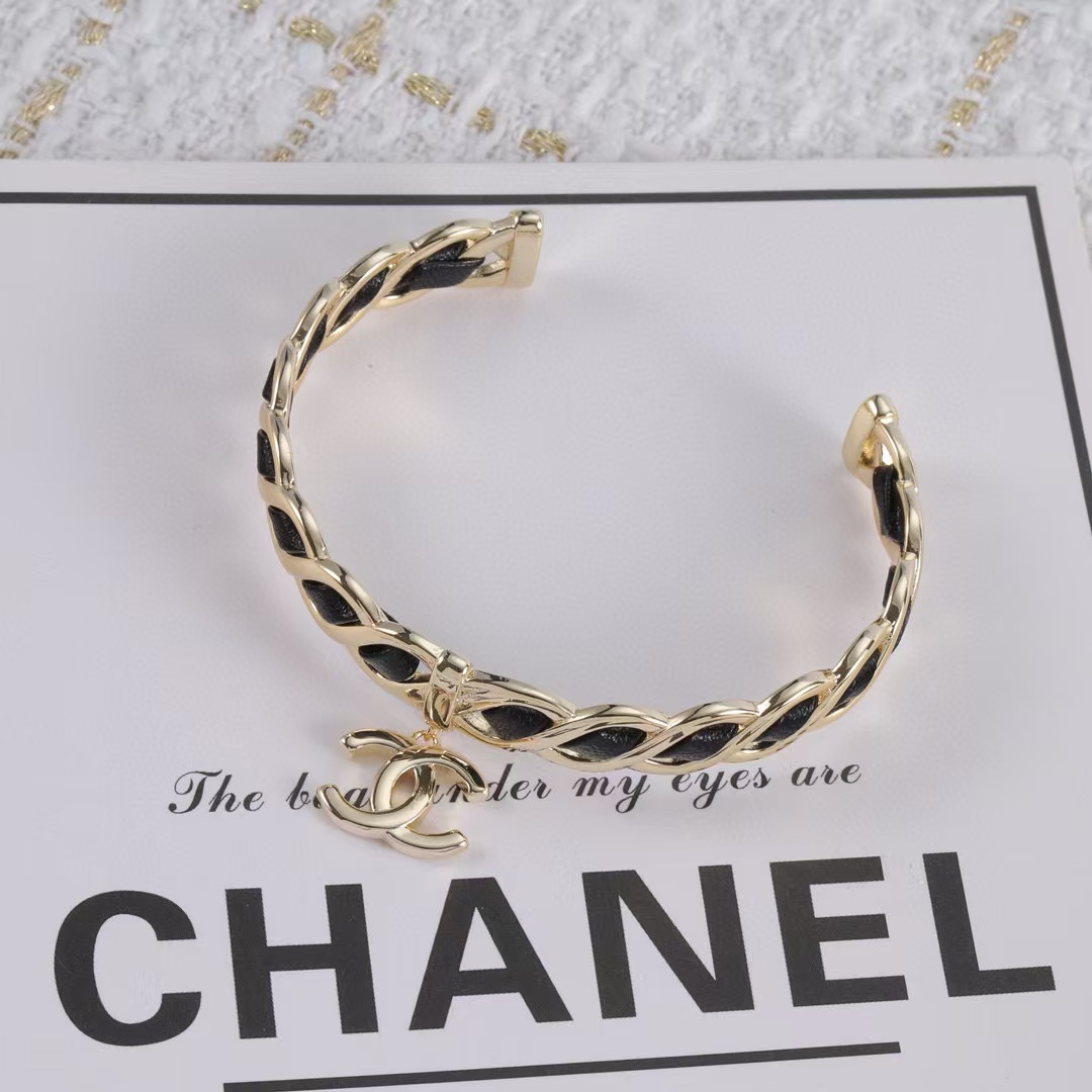 CHANE1 ダブルCロゴ レザーブレスレット【50％割引+送料無料】