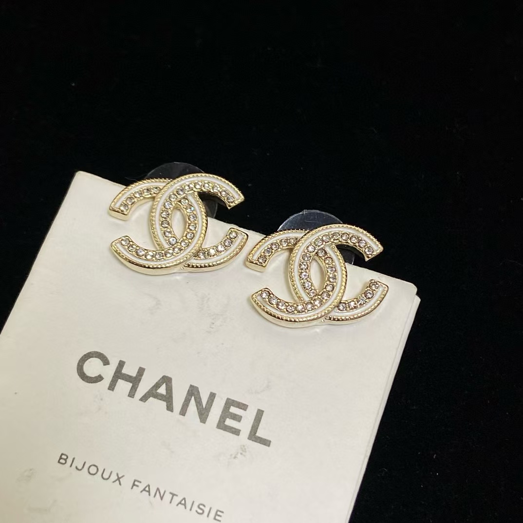 CHANE1 ダブル C ロゴ ダイヤモンド スタッド ピアス【50％割引+送料無料】