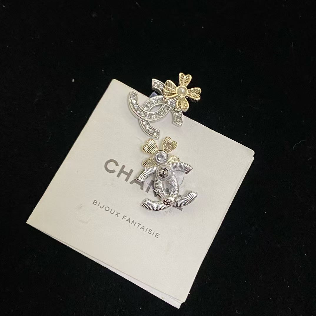 CHANE1 フォーフラワーパールスタッドピアス【50％割引+送料無料】