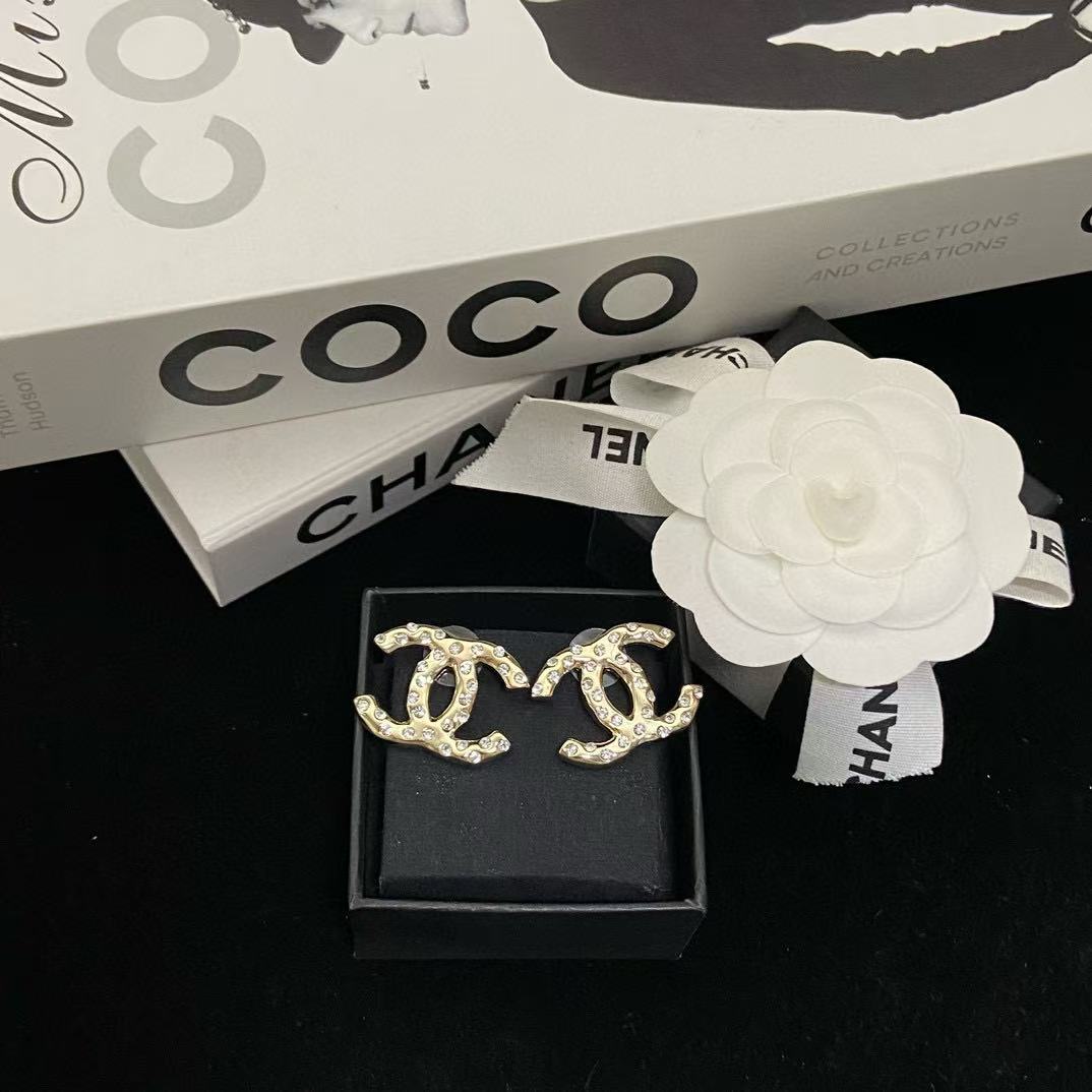 CHANE1 ダブル C ロゴ ダイヤモンド スタッド ピアス【50％割引+送料無料】