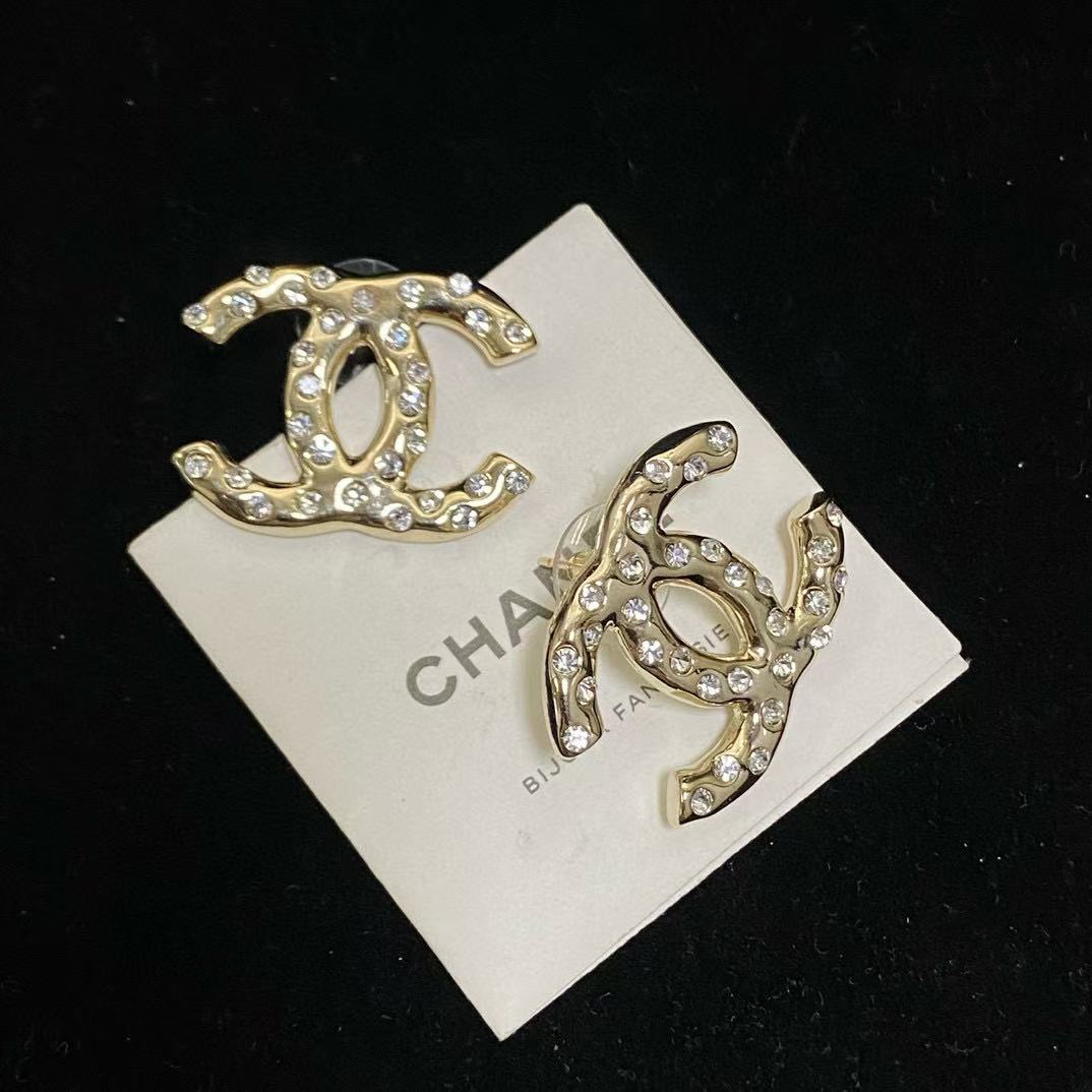 CHANE1 ダブル C ロゴ ダイヤモンド スタッド ピアス【50％割引+送料無料】
