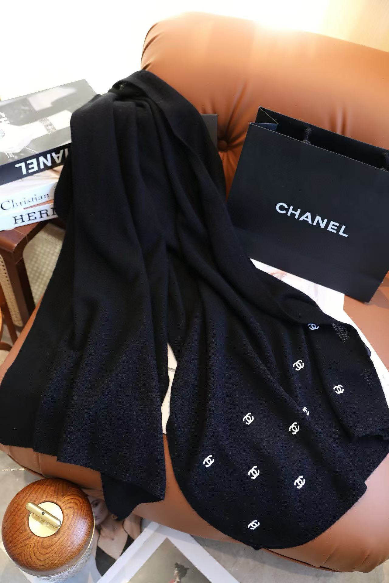 CHANE1 ダブルC カシミアスカーフ【 50%割引+送料無料】