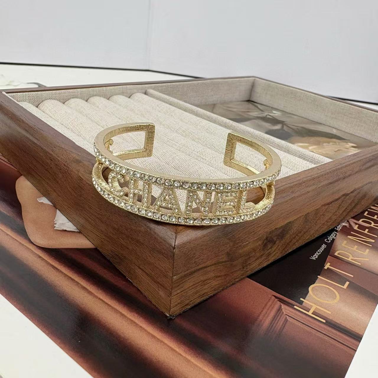 CHANE1 ダイヤモンドレターブレスレット【50％割引+送料無料】