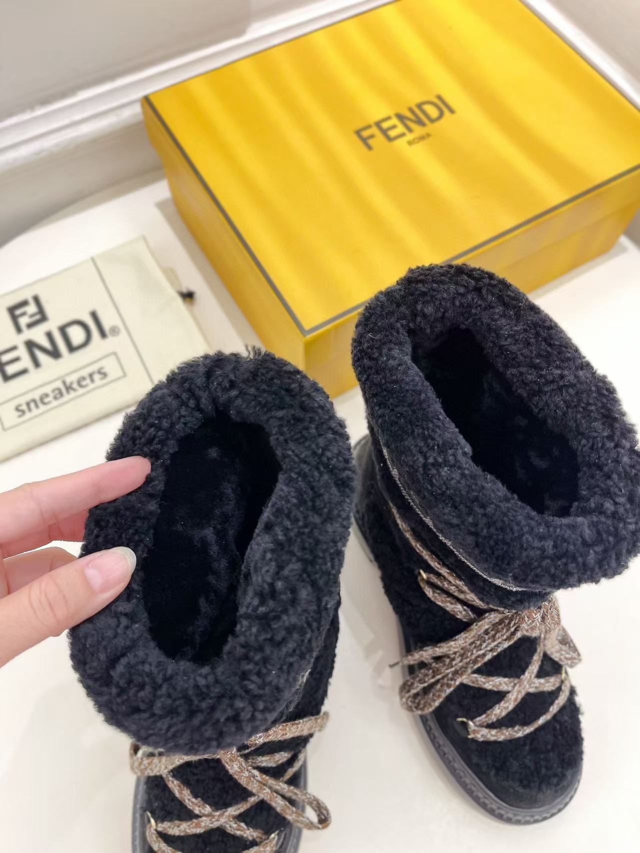 FEND1 高品質レースアップスノーブーツ【50％割引+送料無料】