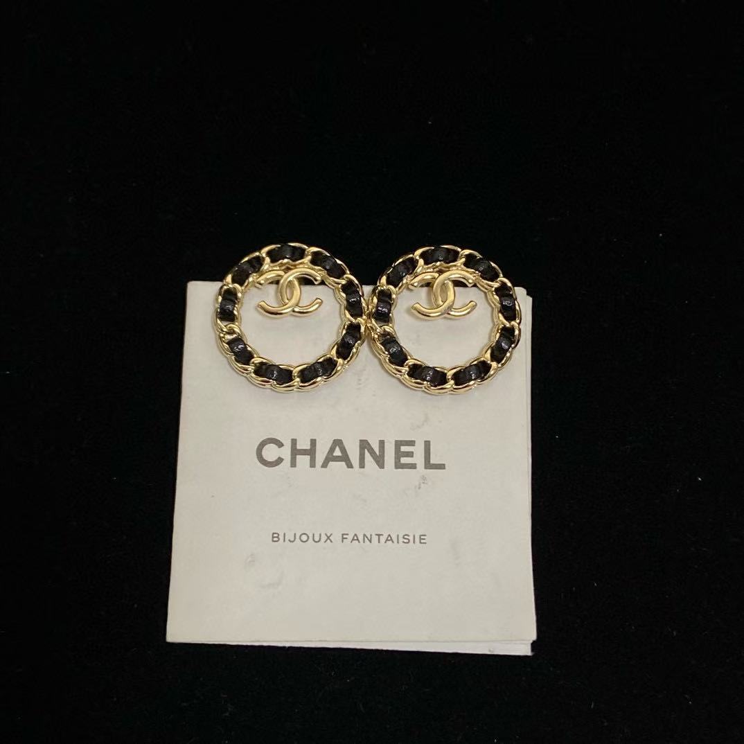 CHANE1 レザー ラウンド スタッド ピアス【50％割引+送料無料】