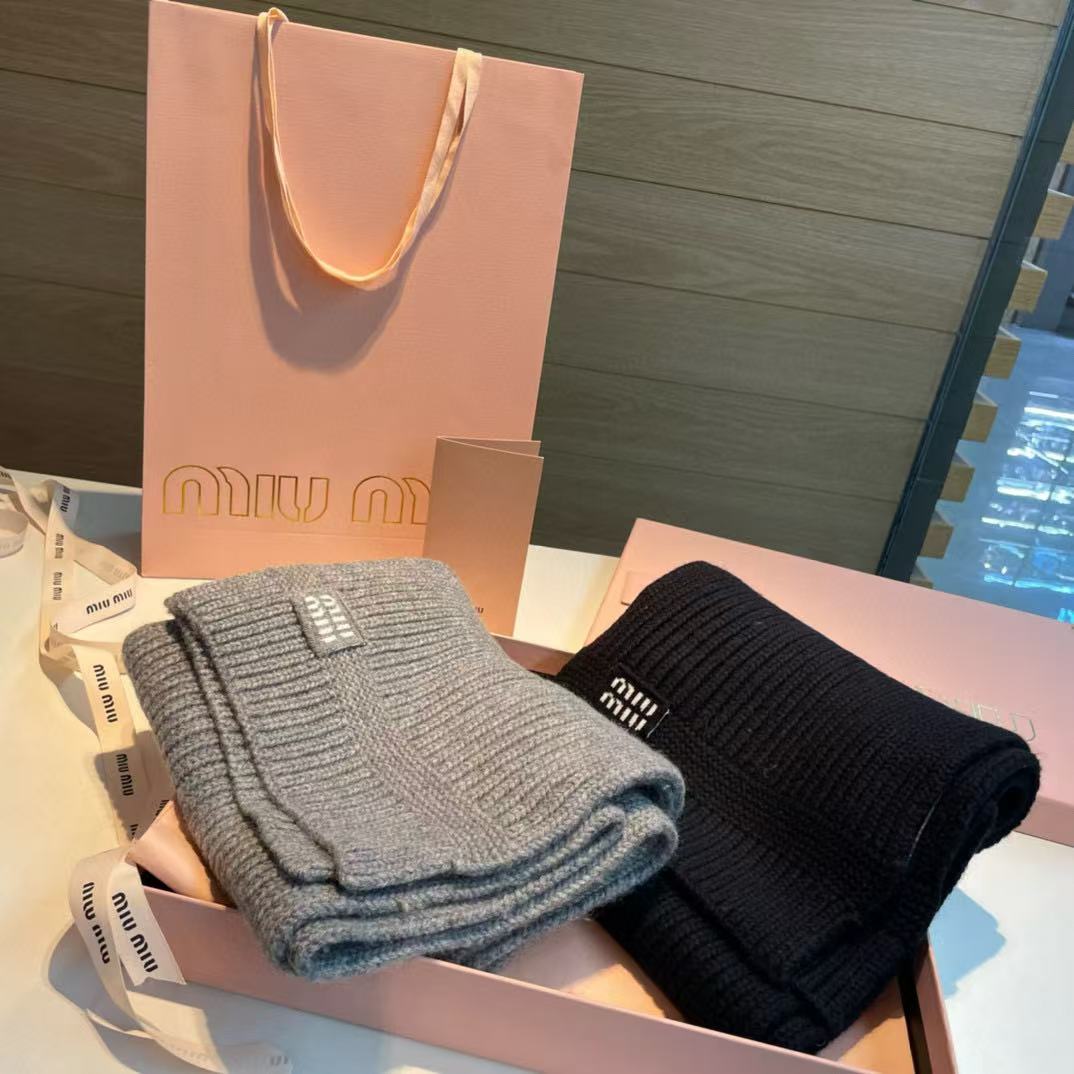 M1UM1U シンプルレターウールスカーフ【50％割引+送料無料】