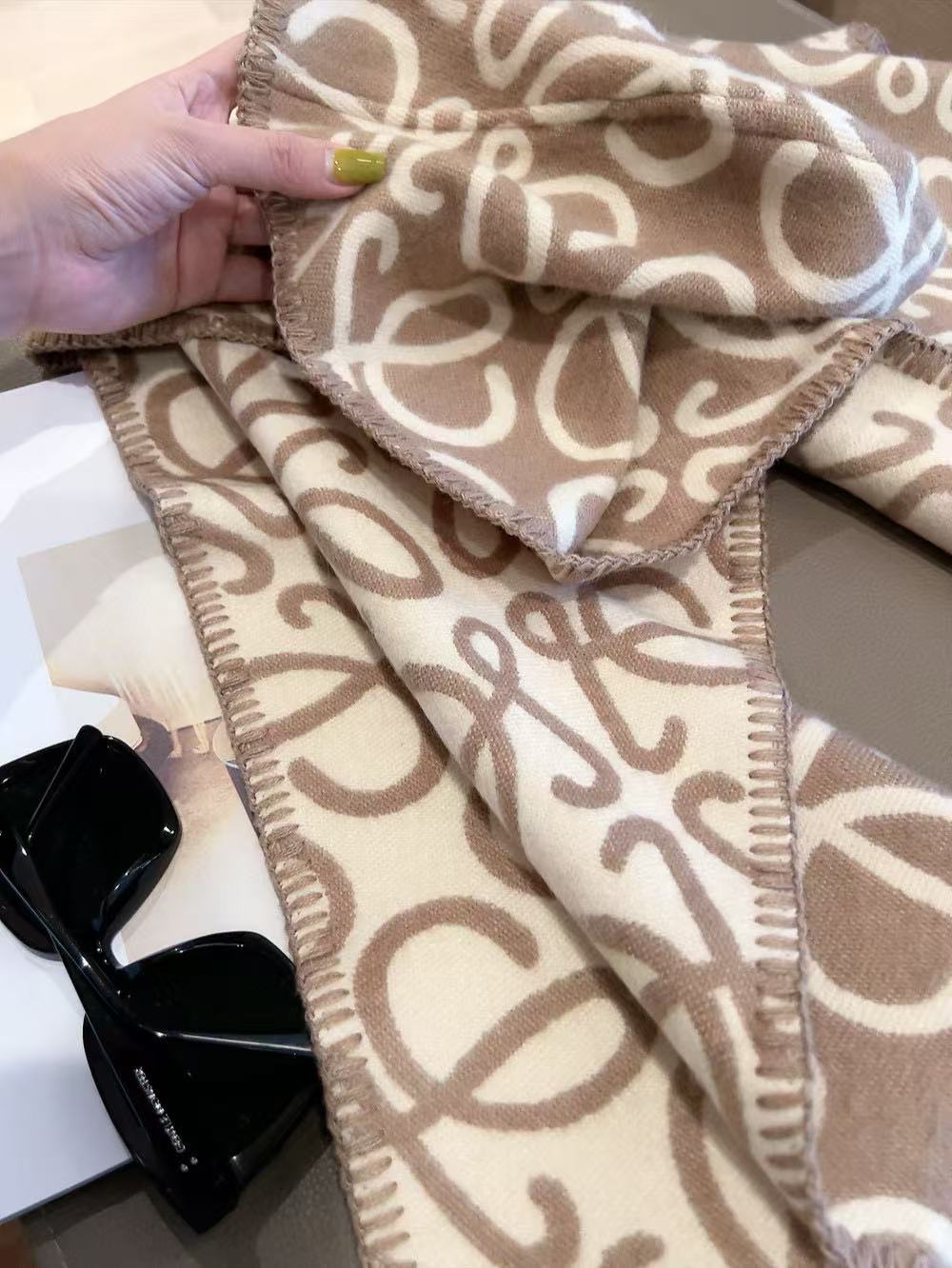 L0WEW カシミアスカーフ【50%割引+送料無料】