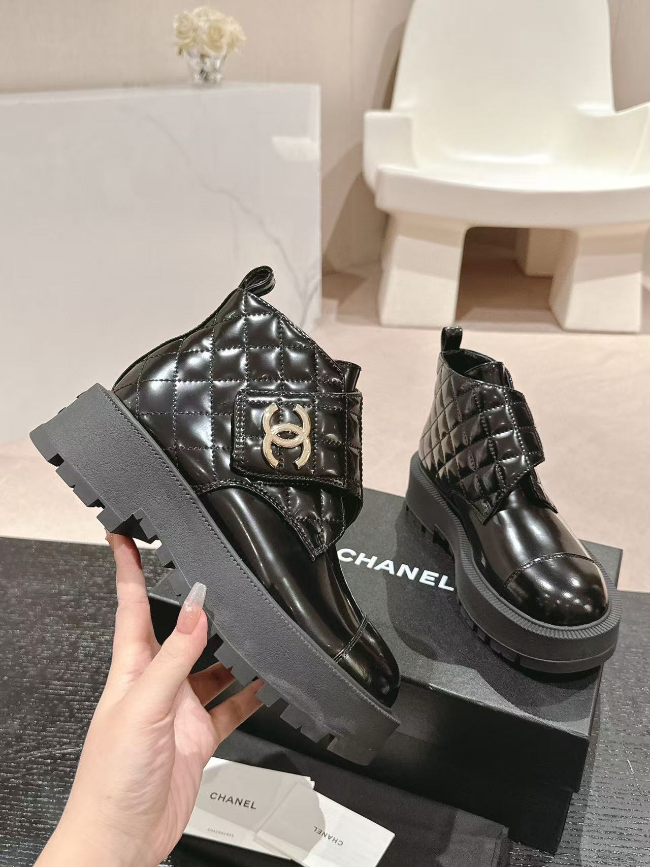 CHANE1 高品質 24B シープスキン レースアップブーツ【50％割引+送料無料】