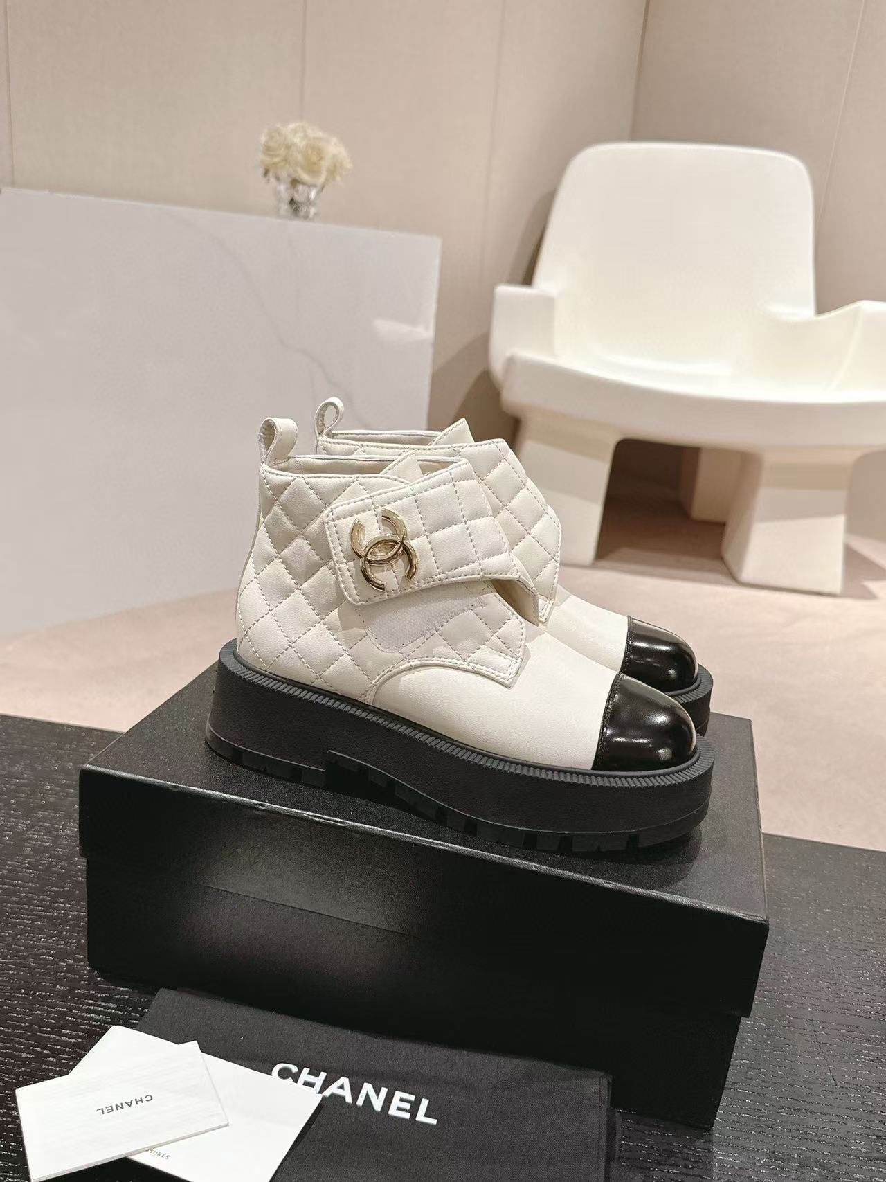 CHANE1 高品質 24B シープスキン レースアップブーツ【50％割引+送料無料】