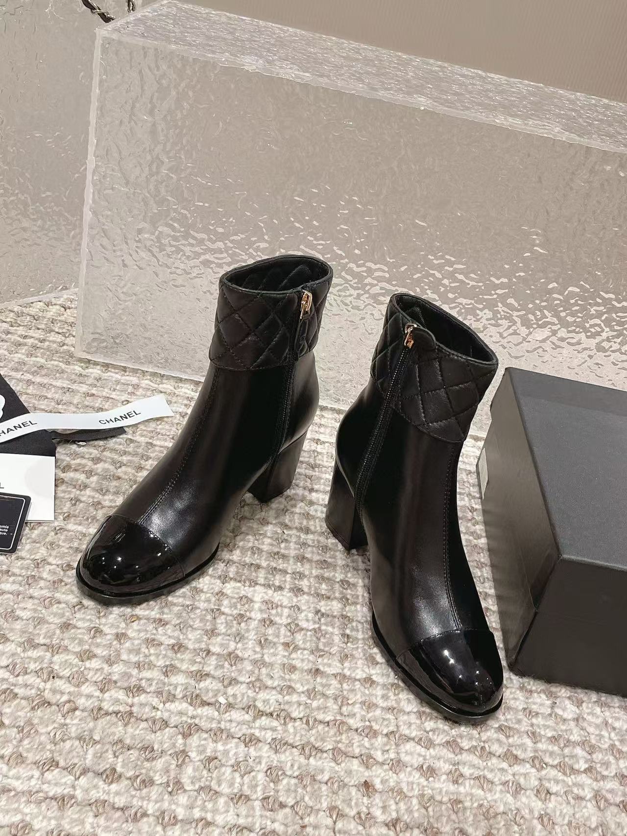 CHANE1 高品質 ダブルCロゴ ショートブーツ【50％割引+送料無料】