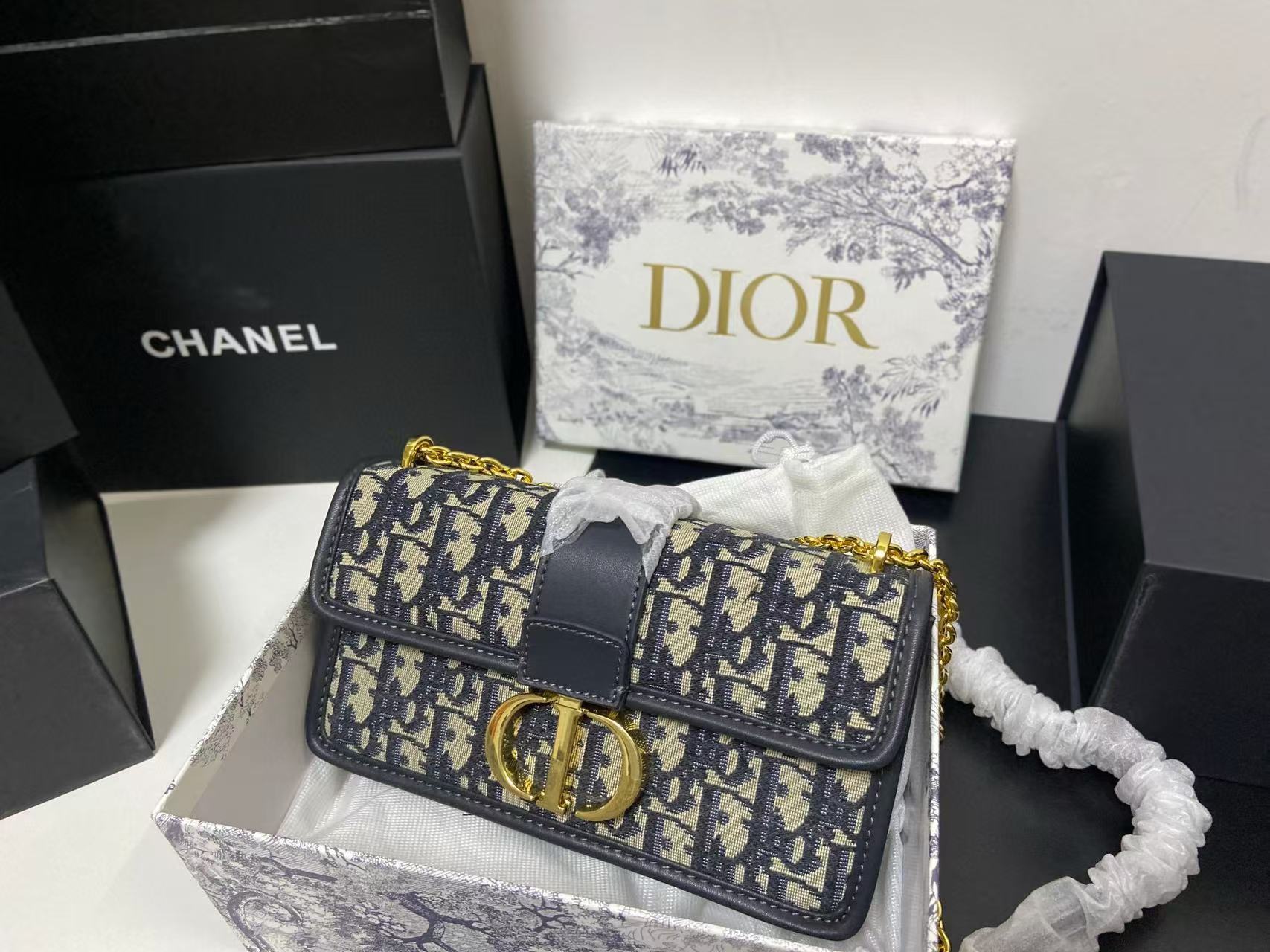 DI0R CD老眼チェーンバッグ【50%割引+送料無料】