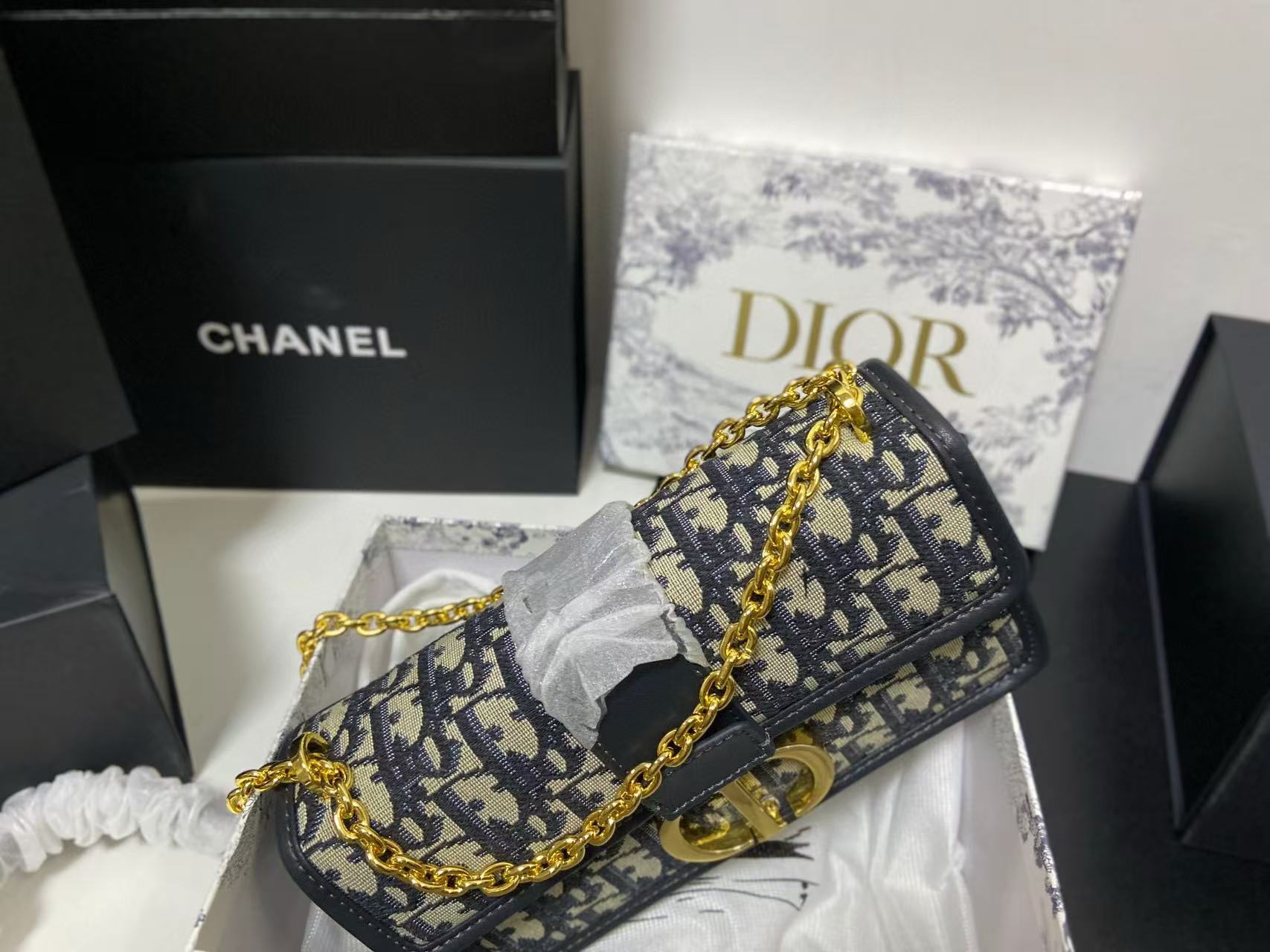 DI0R CD老眼チェーンバッグ【50%割引+送料無料】