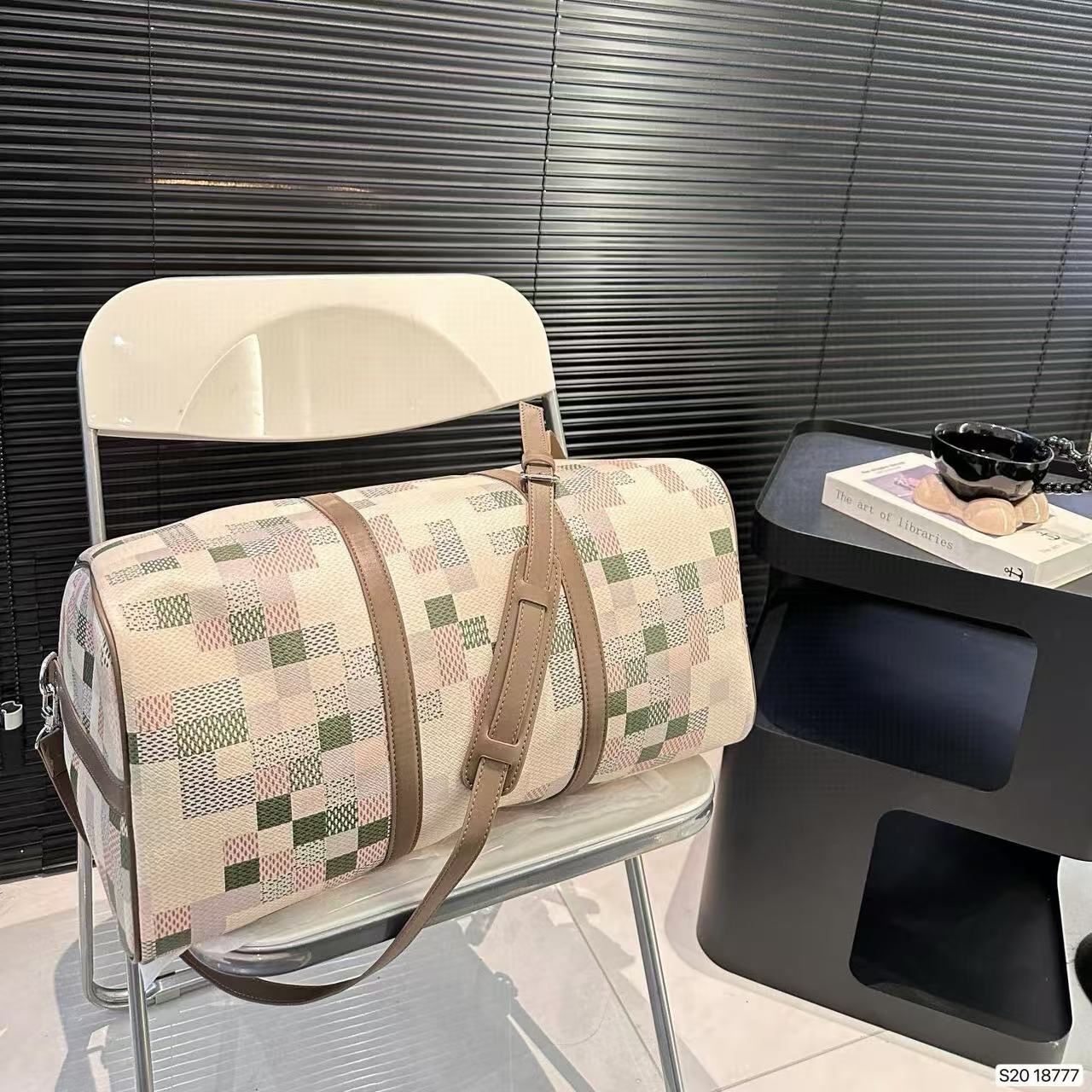 LV チェッカーボード トラベルバッグ【50％割引+送料無料】