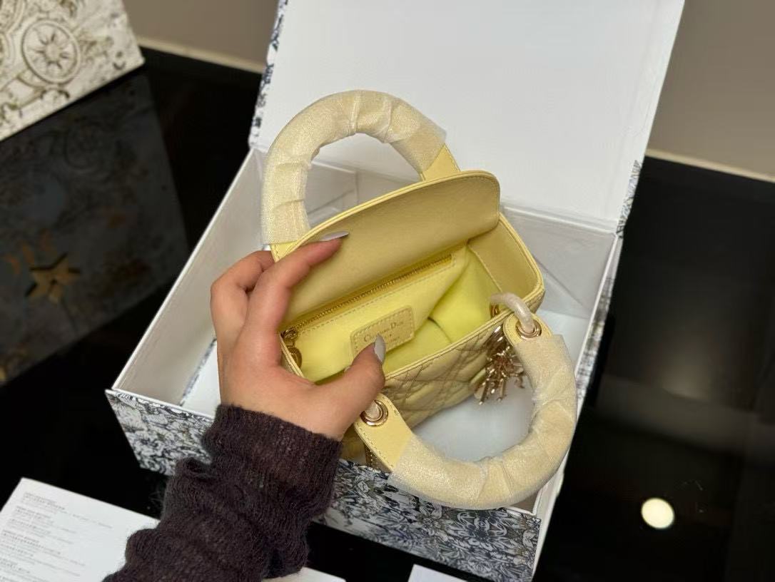 DI0R lady黄色のハンドバッグ【50％割引+送料無料】