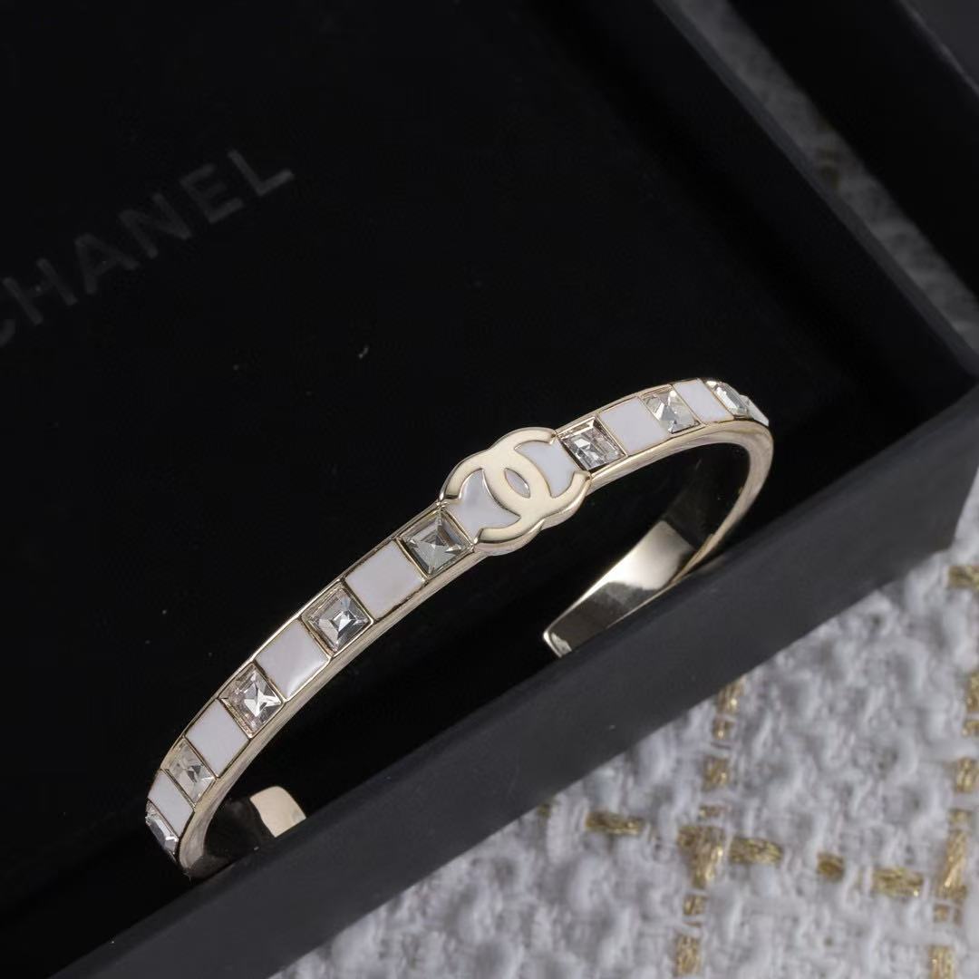 CHANE1 ダブルCロゴブレスレット【50％割引+送料無料】