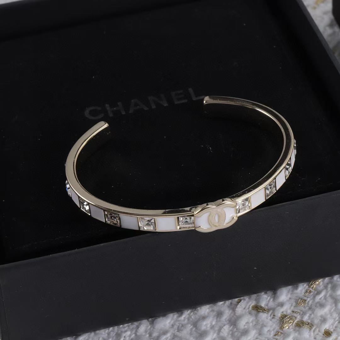 CHANE1 ダブルCロゴブレスレット【50％割引+送料無料】