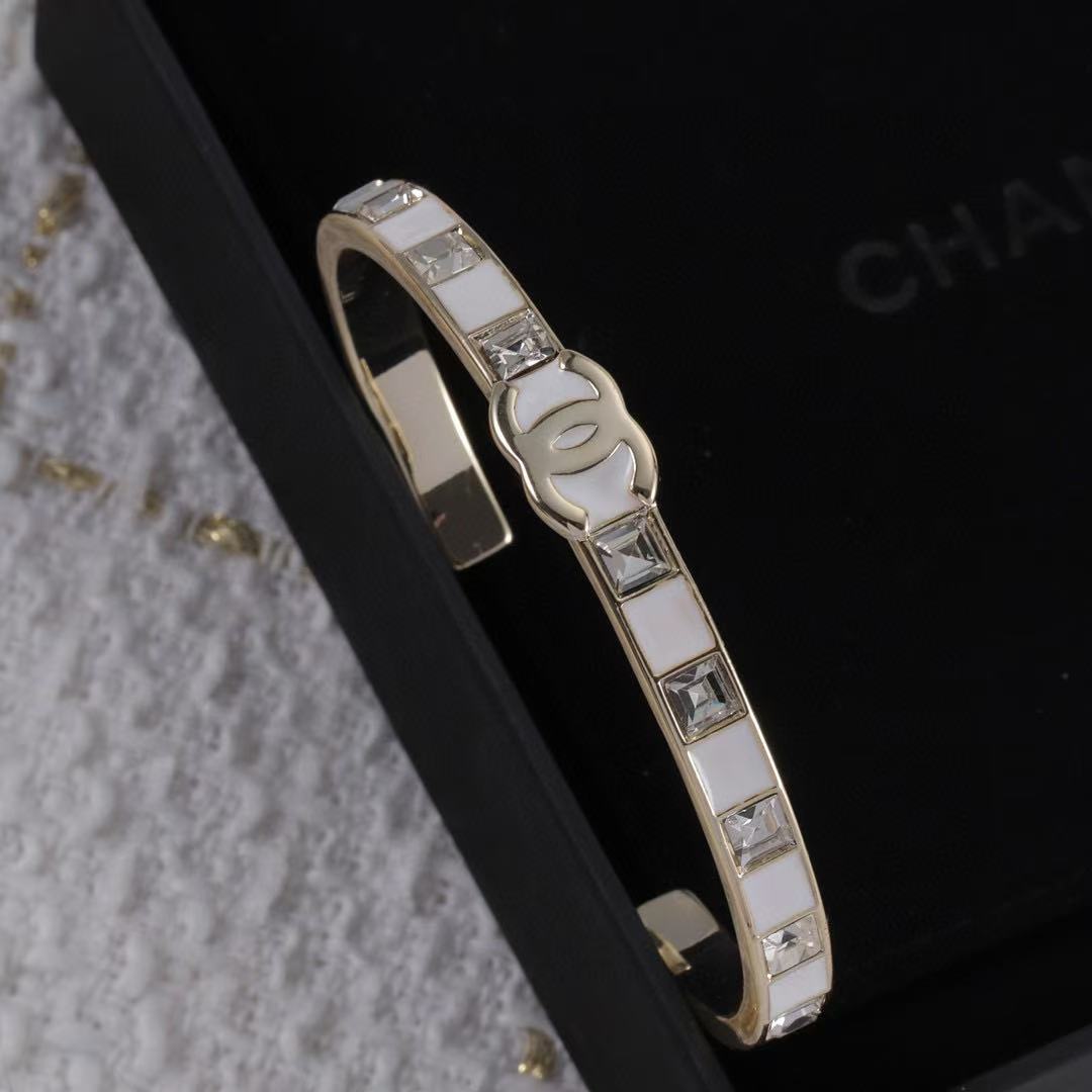 CHANE1 ダブルCロゴブレスレット【50％割引+送料無料】