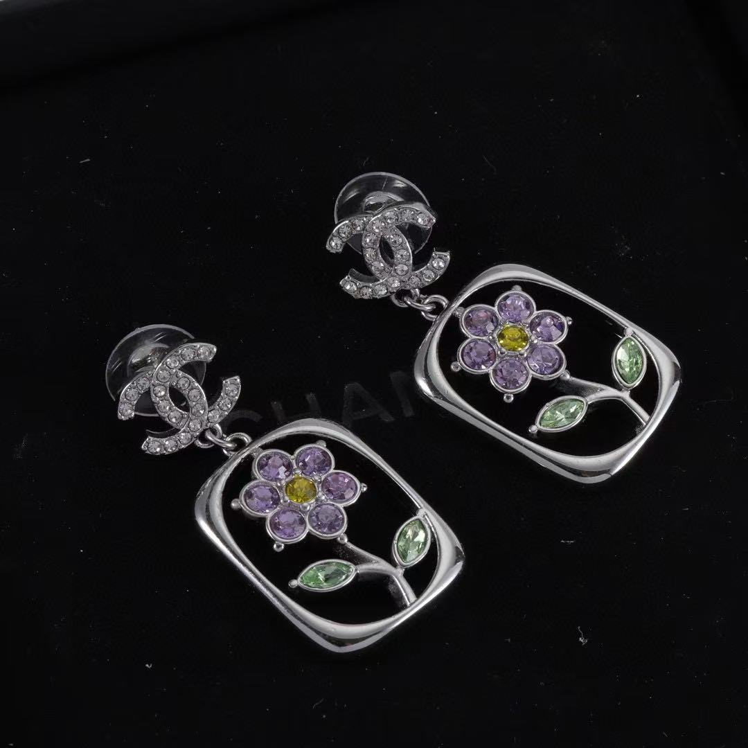 CHANE1 ダブルCロゴフラワースタッドピアス【50％割引+送料無料】