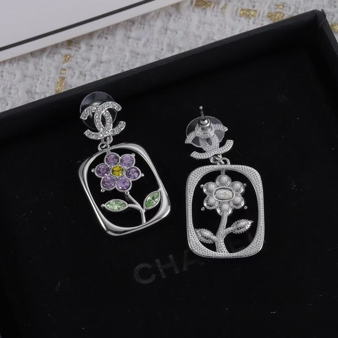 CHANE1 ダブルCロゴフラワースタッドピアス【50％割引+送料無料】