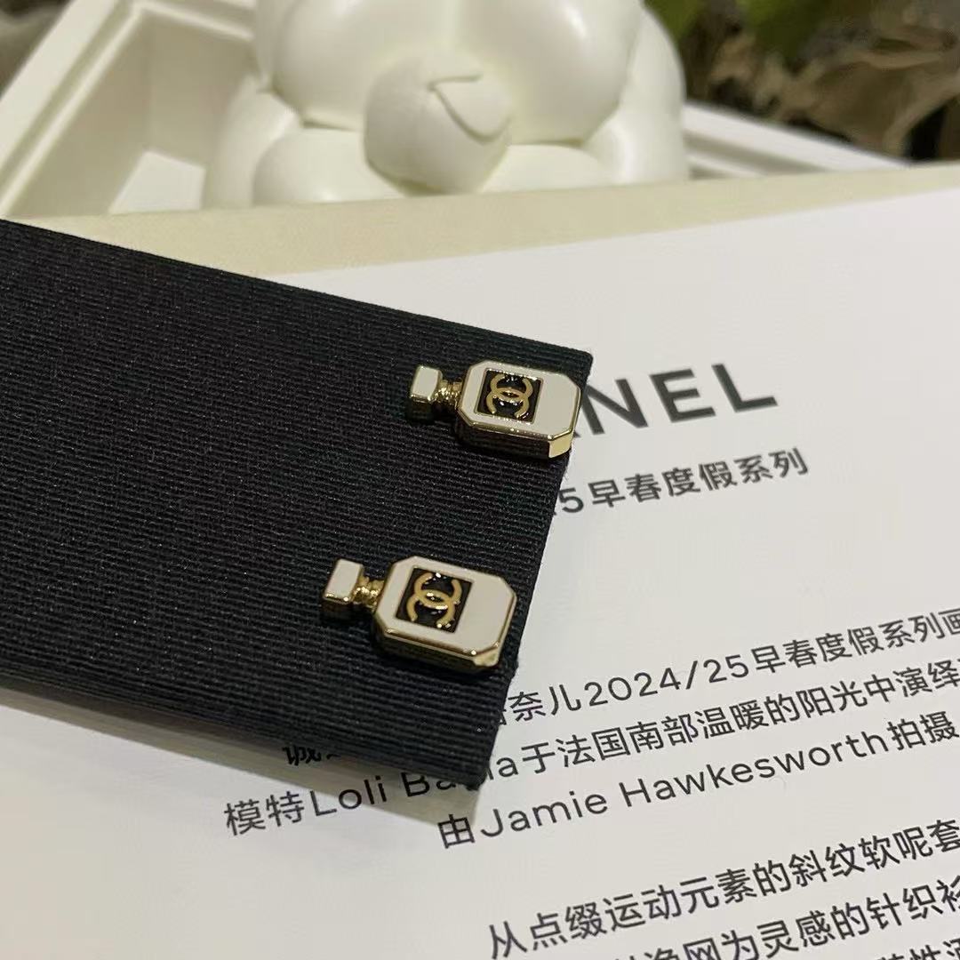 CHANE1 ホワイトパフュームボトルピアス【50%割引+送料無料】