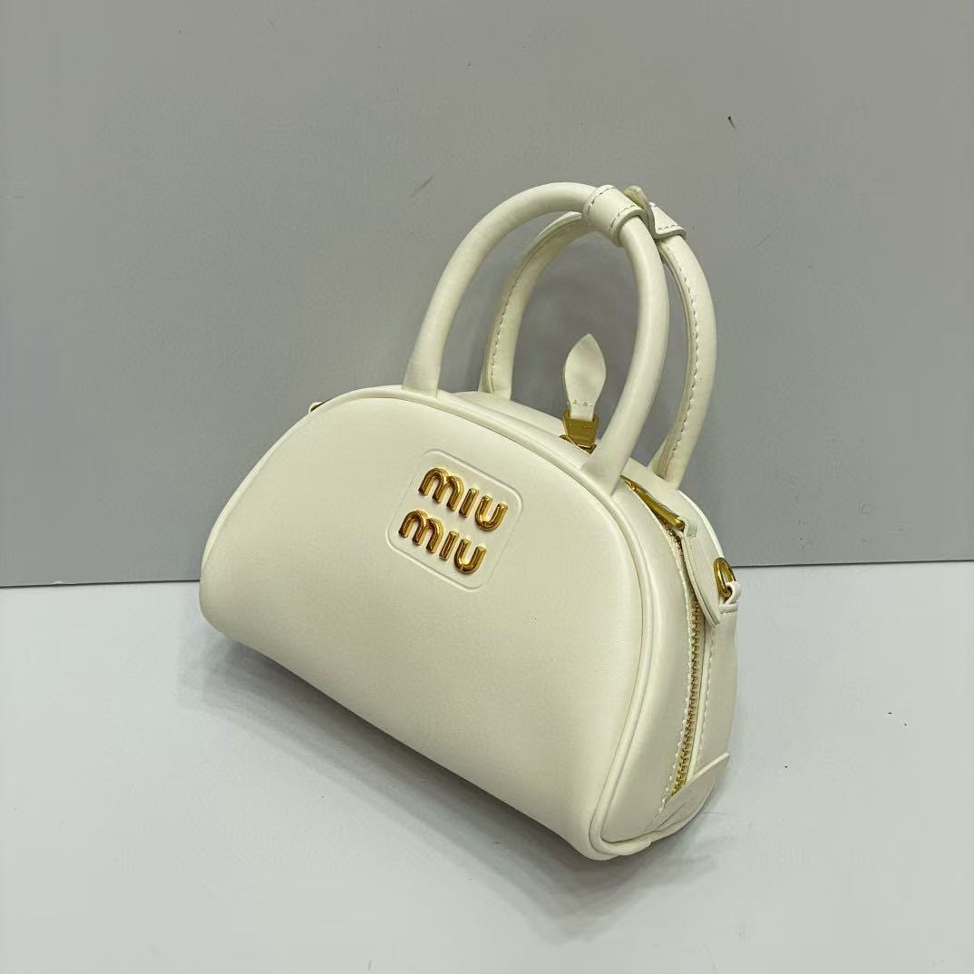 M1UM1U 餃子ハンドバッグ【50％割引+送料無料】
