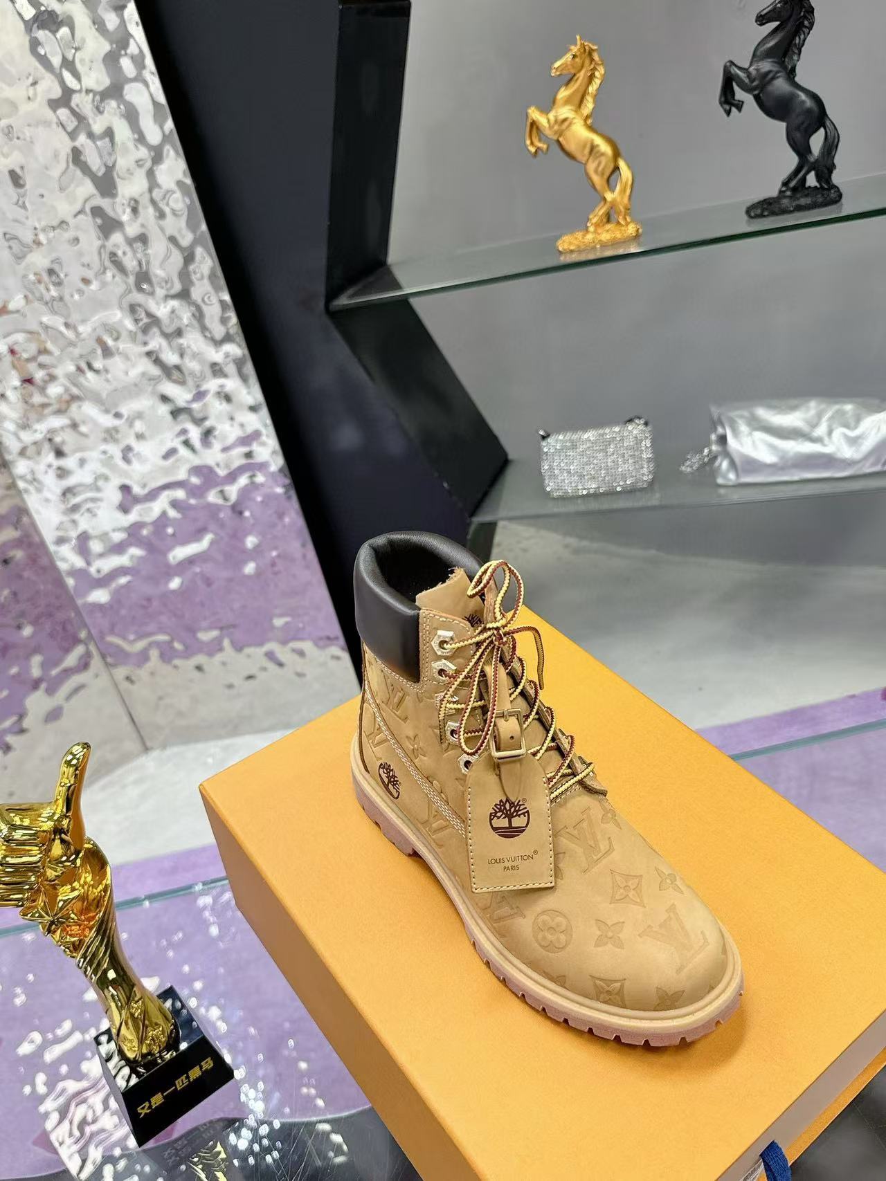 LV 上質型押しショートブーツ【50％割引+送料無料】