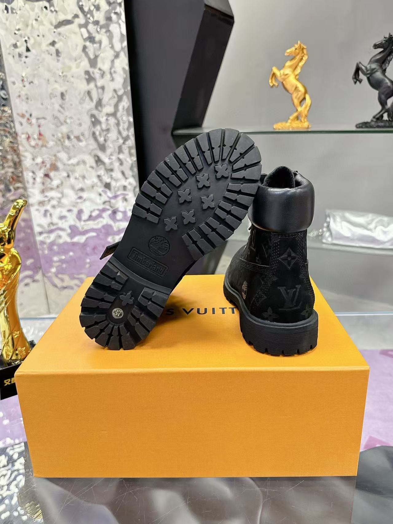 LV 上質型押しショートブーツ【50％割引+送料無料】