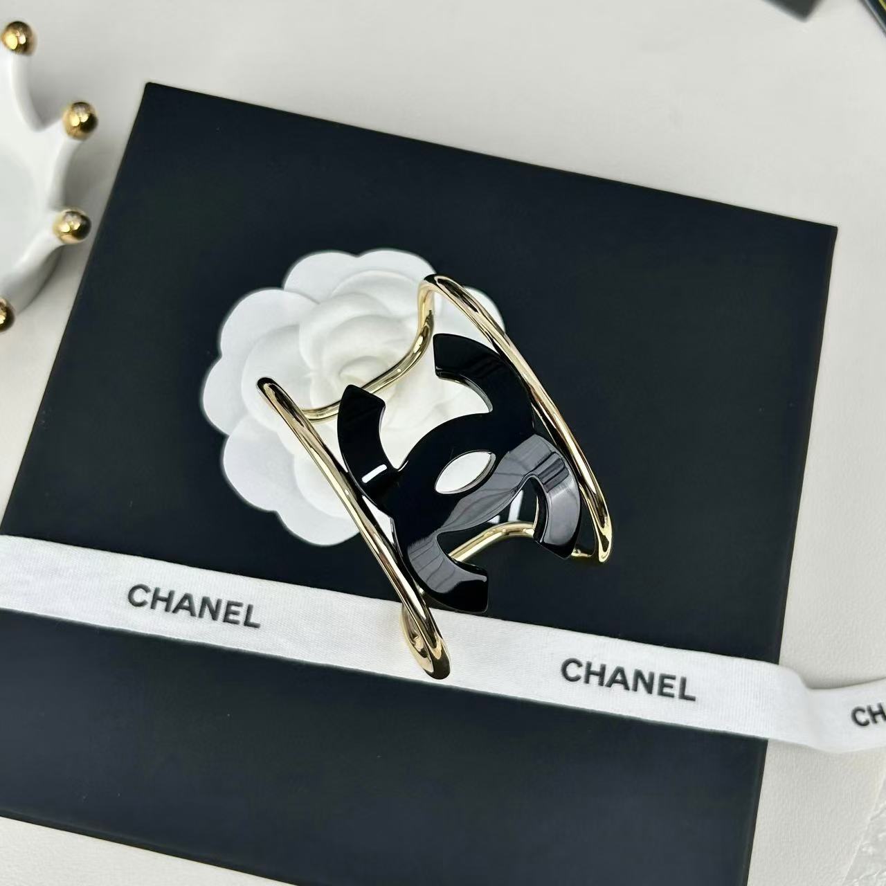 CHANE1 新しいダブル C ロゴ オープン ブレスレット【50％割引+送料無料】