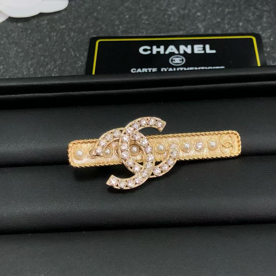 CHANE1 フルダイヤレターパールヘアピン【50％割引+送料無料】