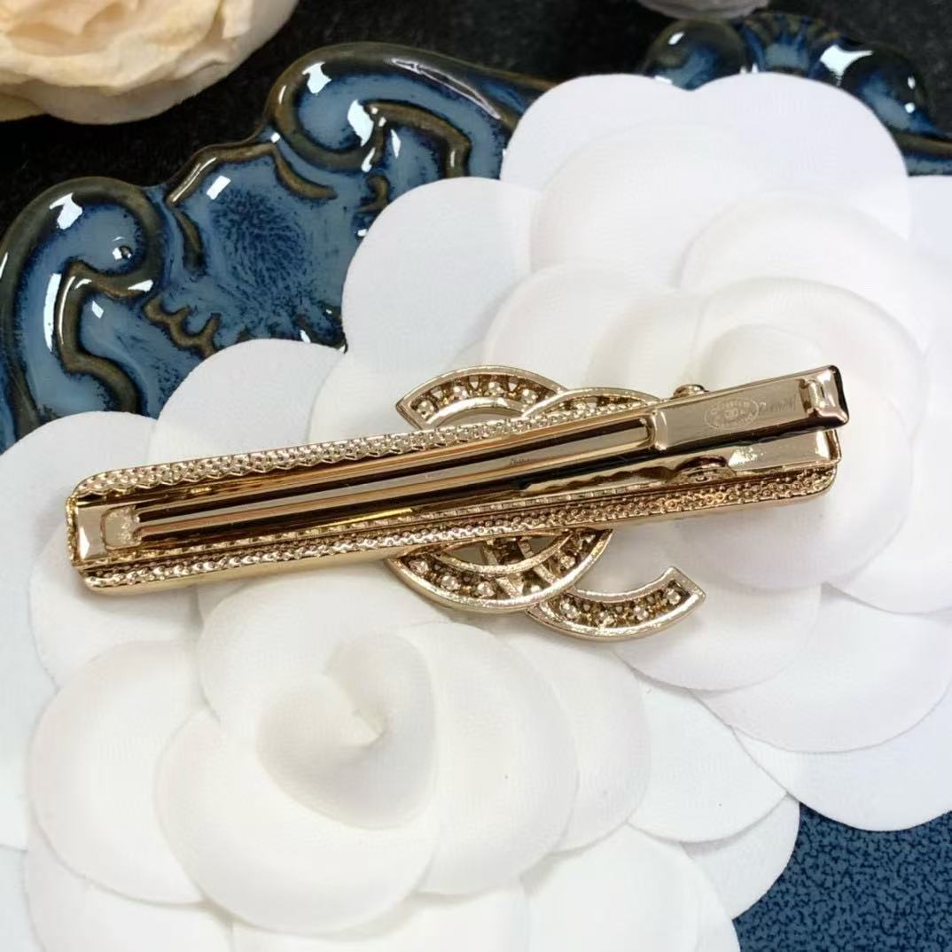 CHANE1 フルダイヤレターパールヘアピン【50％割引+送料無料】