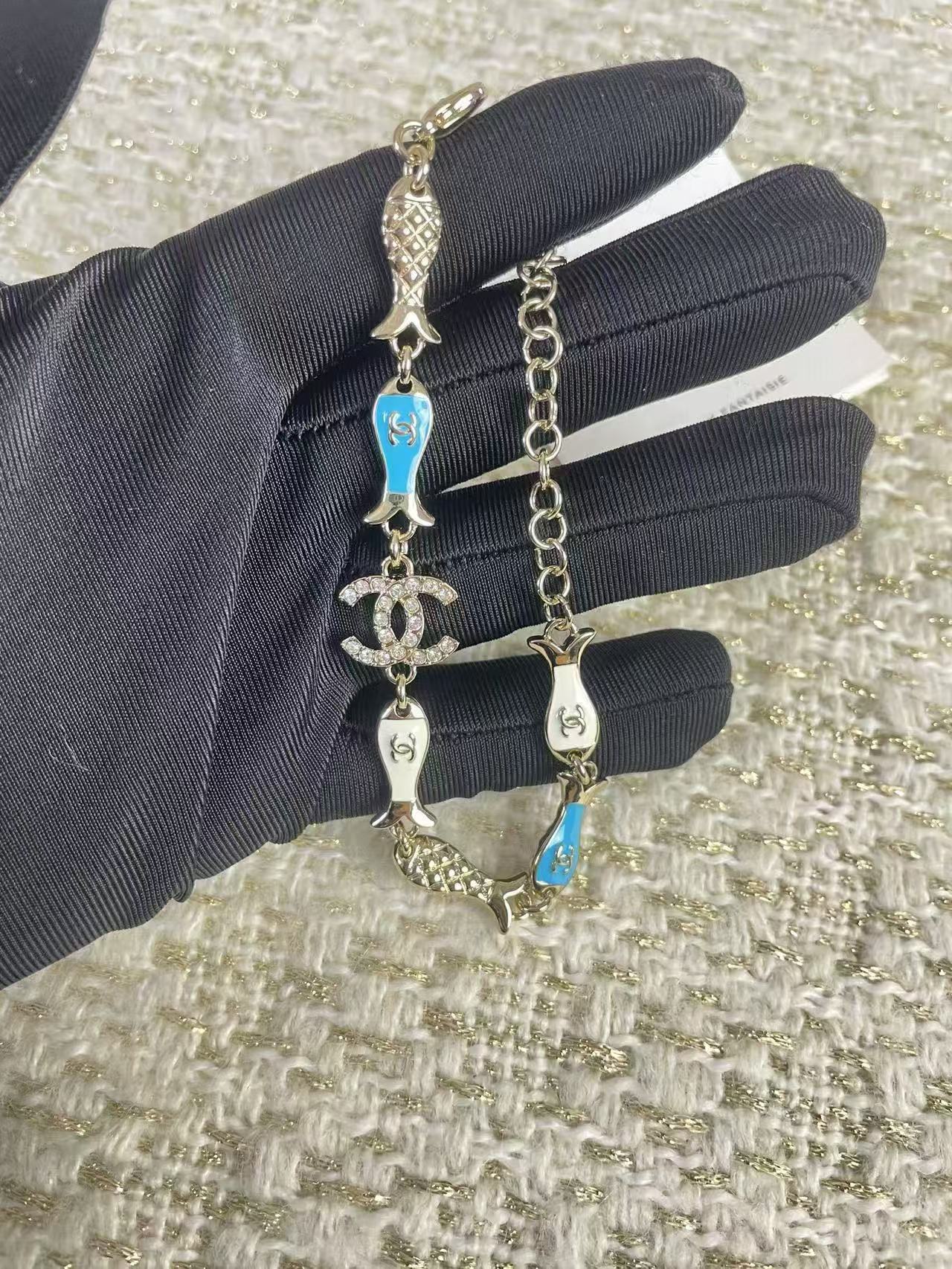 CHANE1 フィッシュエナメルネックレス【50％割引+送料無料】