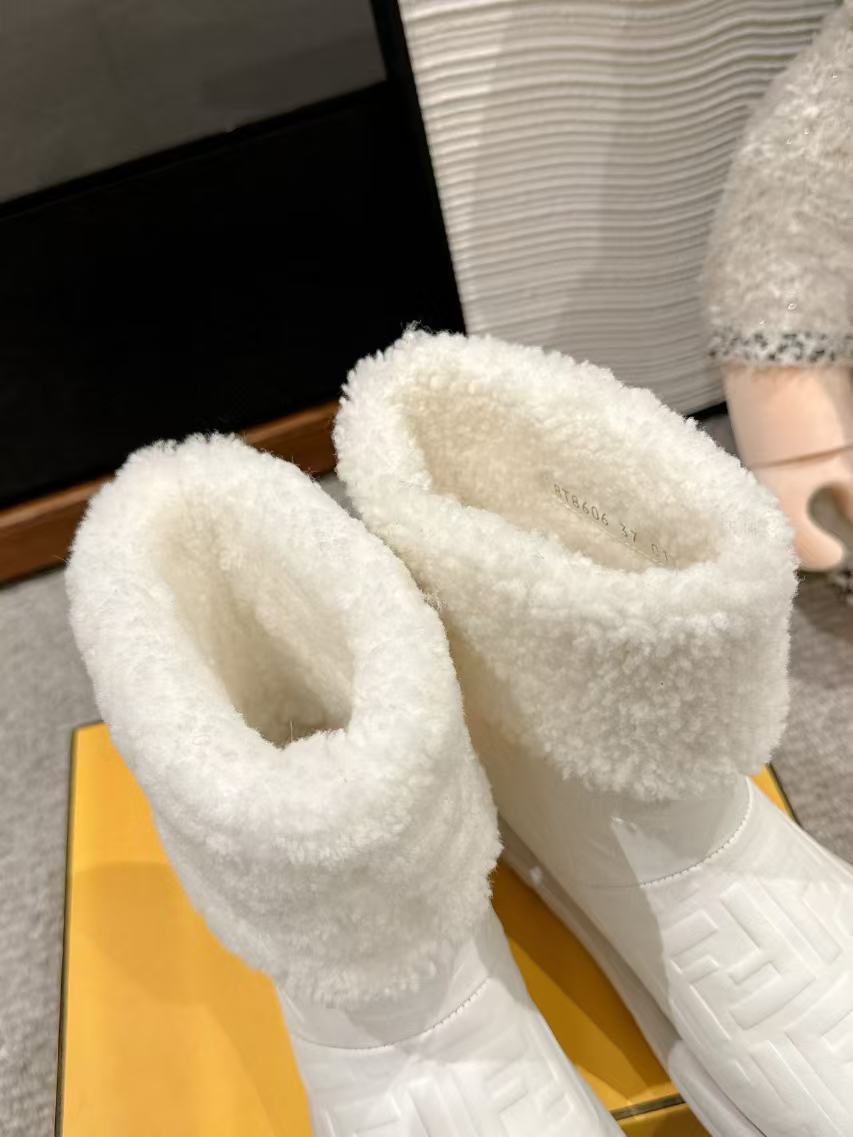 FENDI 高品質ラムスキン スノーブーツ【50％割引+送料無料】