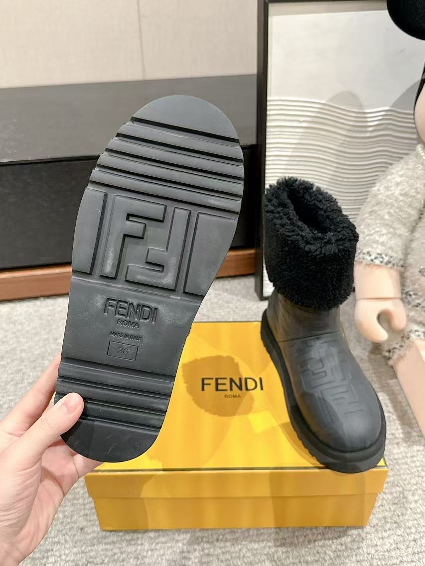 FENDI 高品質ラムスキン スノーブーツ【50％割引+送料無料】