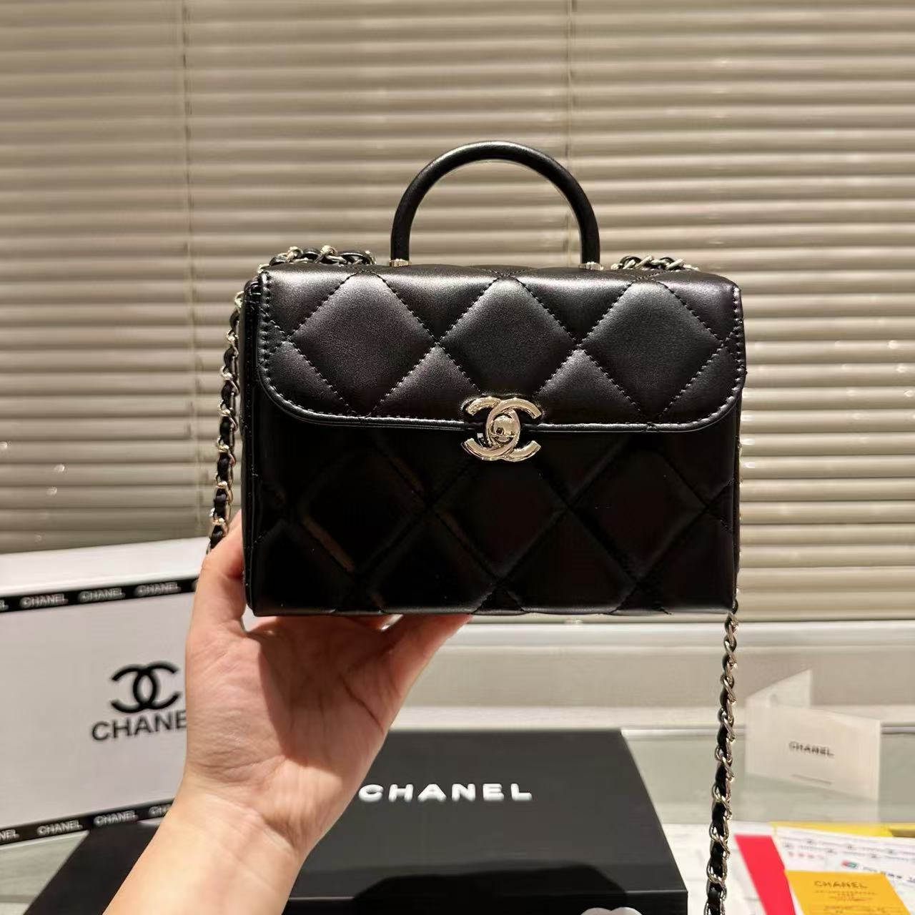 CHANE1 チェーンハンドバッグ【50％割引+送料無料】