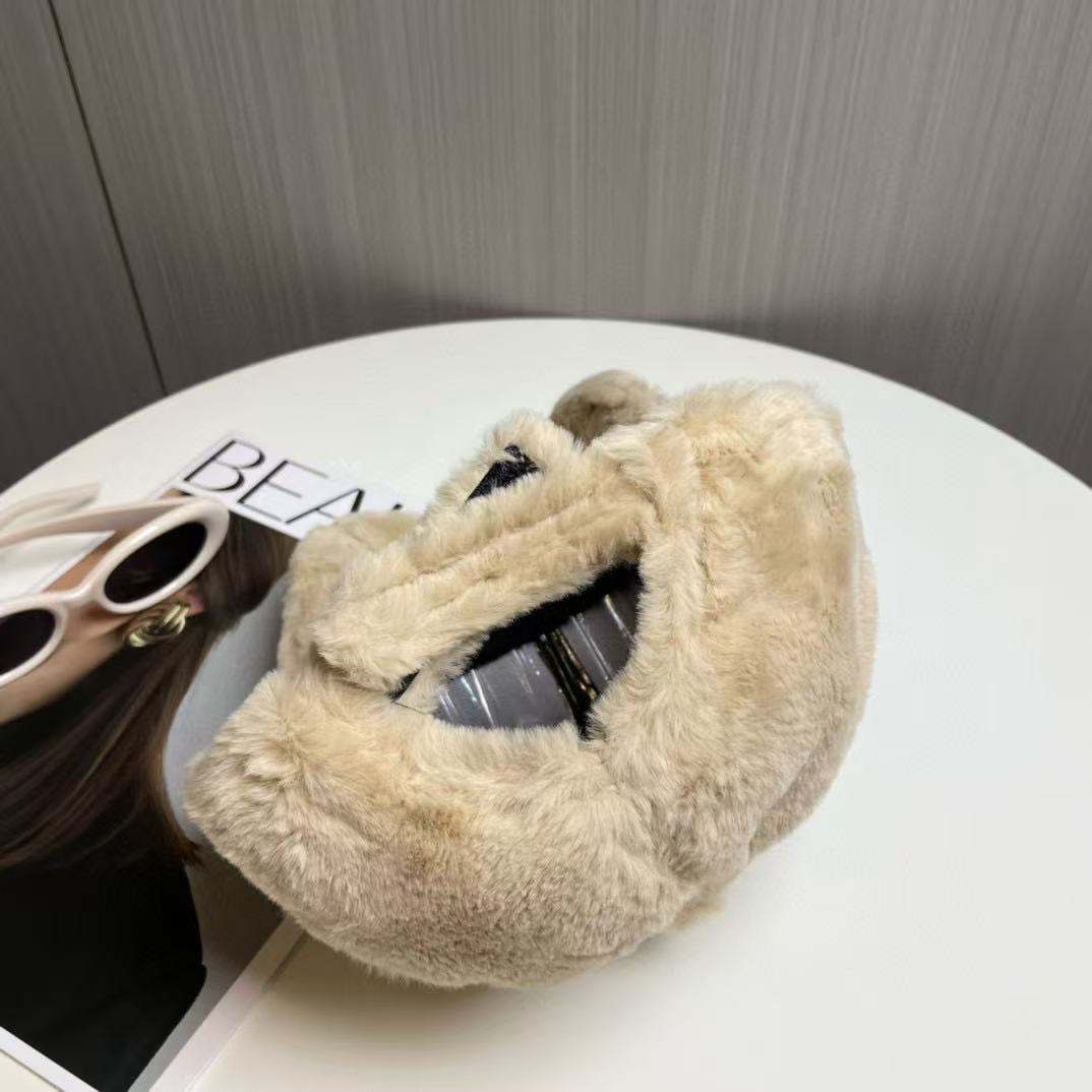 PR4DA トライアングルロゴ ぬいぐるみ ベースボールキャップ【50％割引+送料無料】
