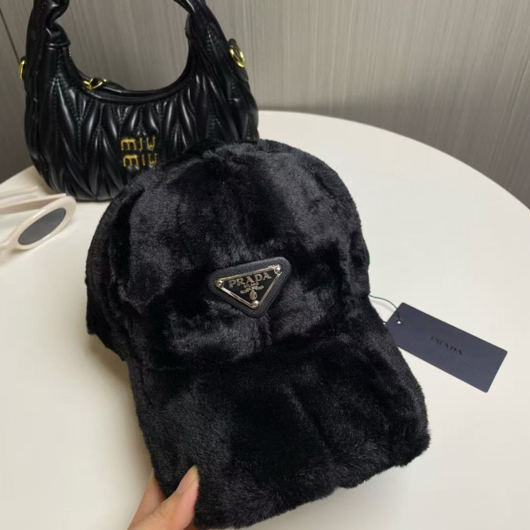 PR4DA トライアングルロゴ ぬいぐるみ ベースボールキャップ【50％割引+送料無料】