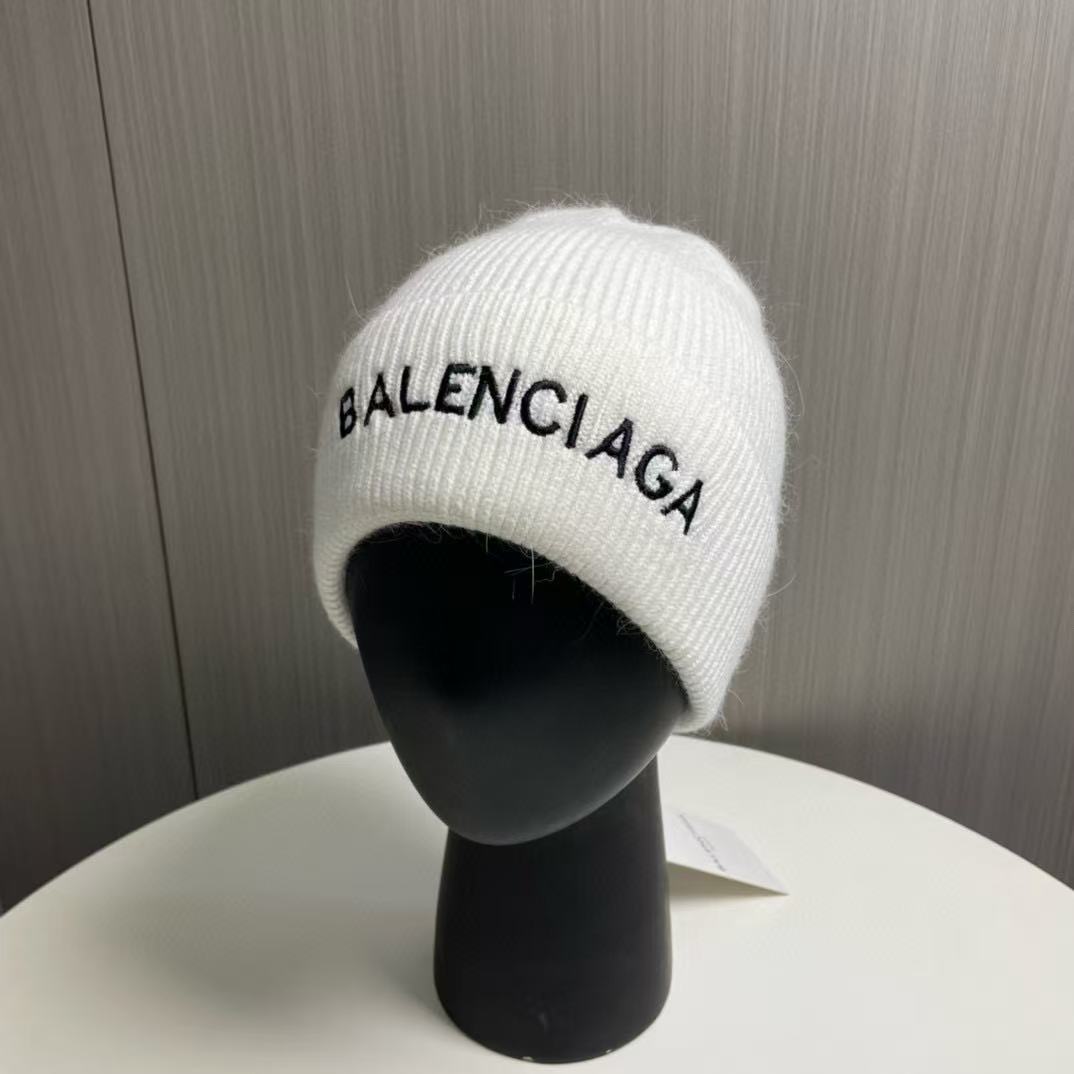BALENC1AGA 刺繍レタリングニット帽【50％割引+送料無料】