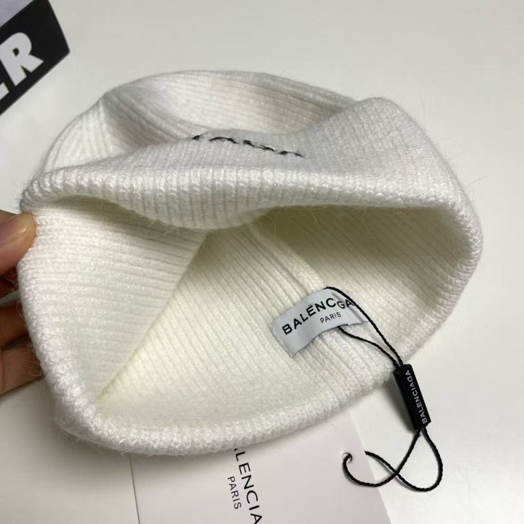 BALENC1AGA 刺繍レタリングニット帽【50％割引+送料無料】