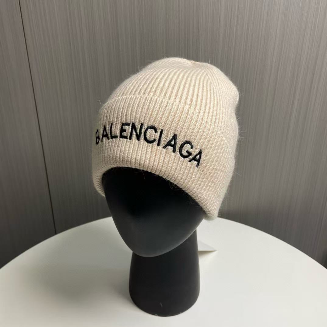 BALENC1AGA 刺繍レタリングニット帽【50％割引+送料無料】