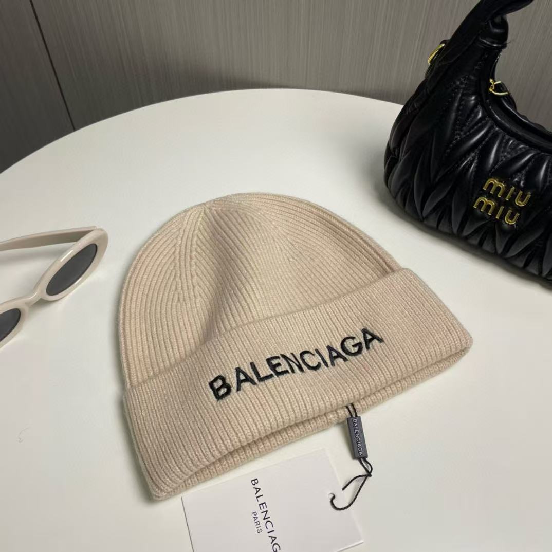 BALENC1AGA 刺繍レタリングニット帽【50％割引+送料無料】