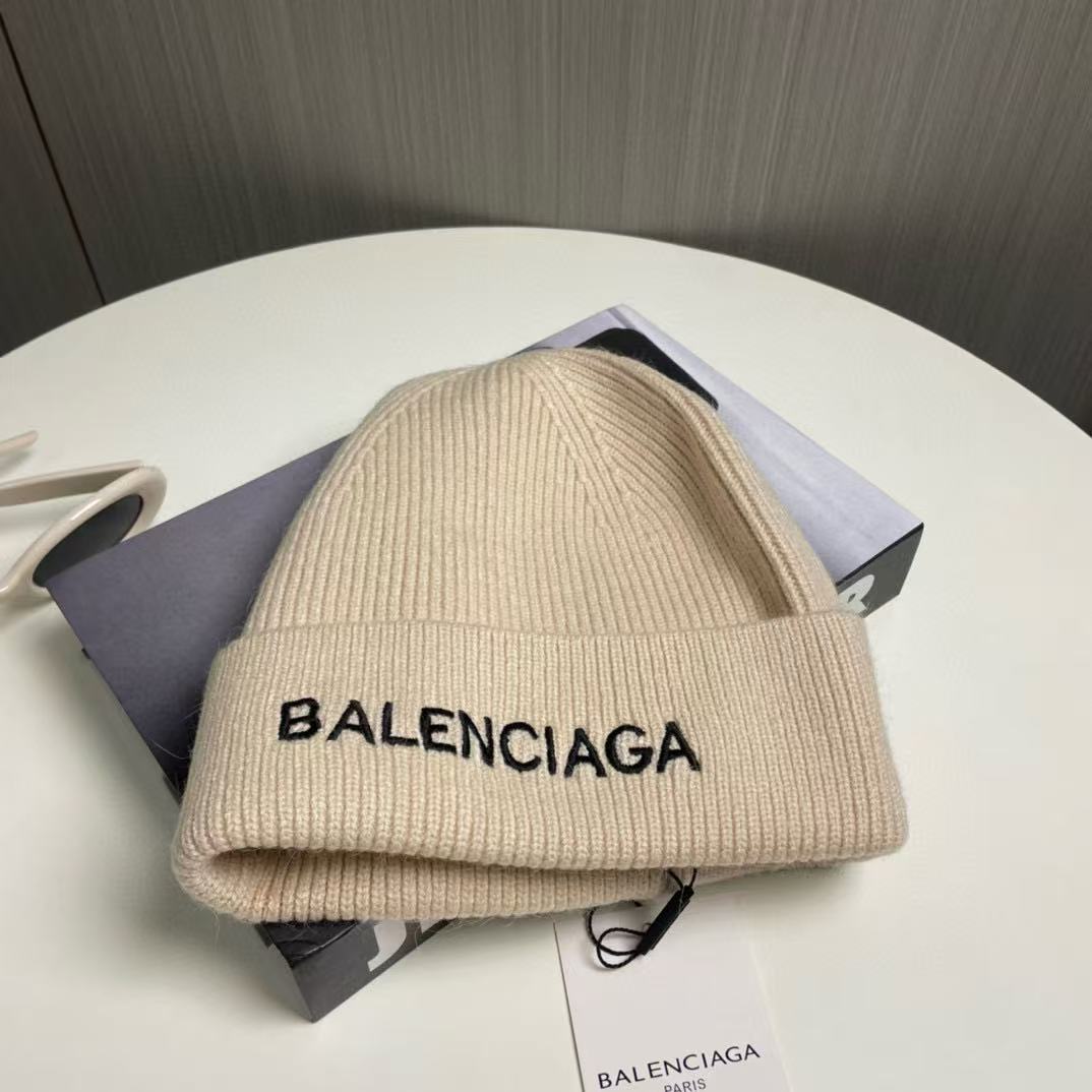 BALENC1AGA 刺繍レタリングニット帽【50％割引+送料無料】